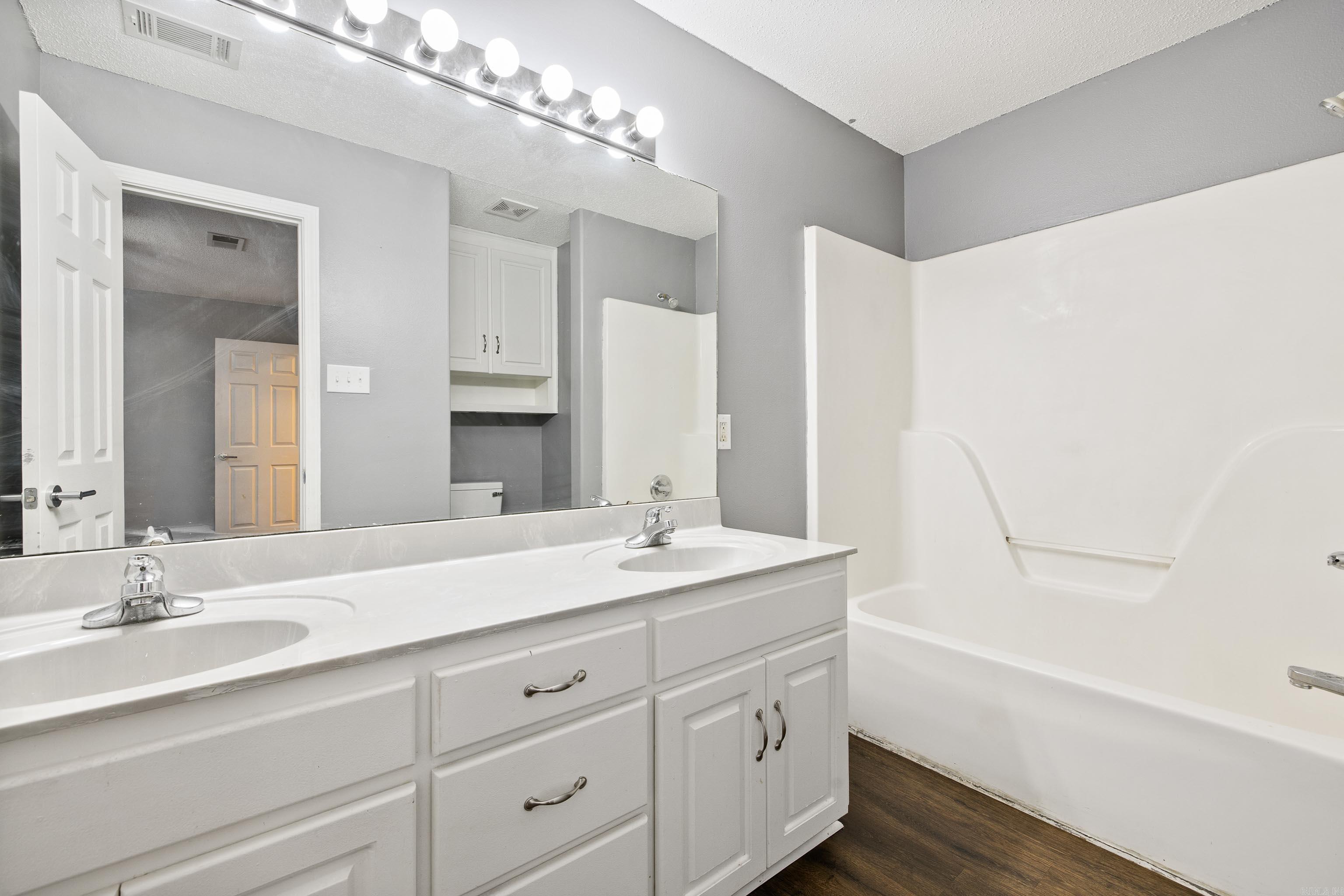 71 Cinnamon  Sherwood, AR