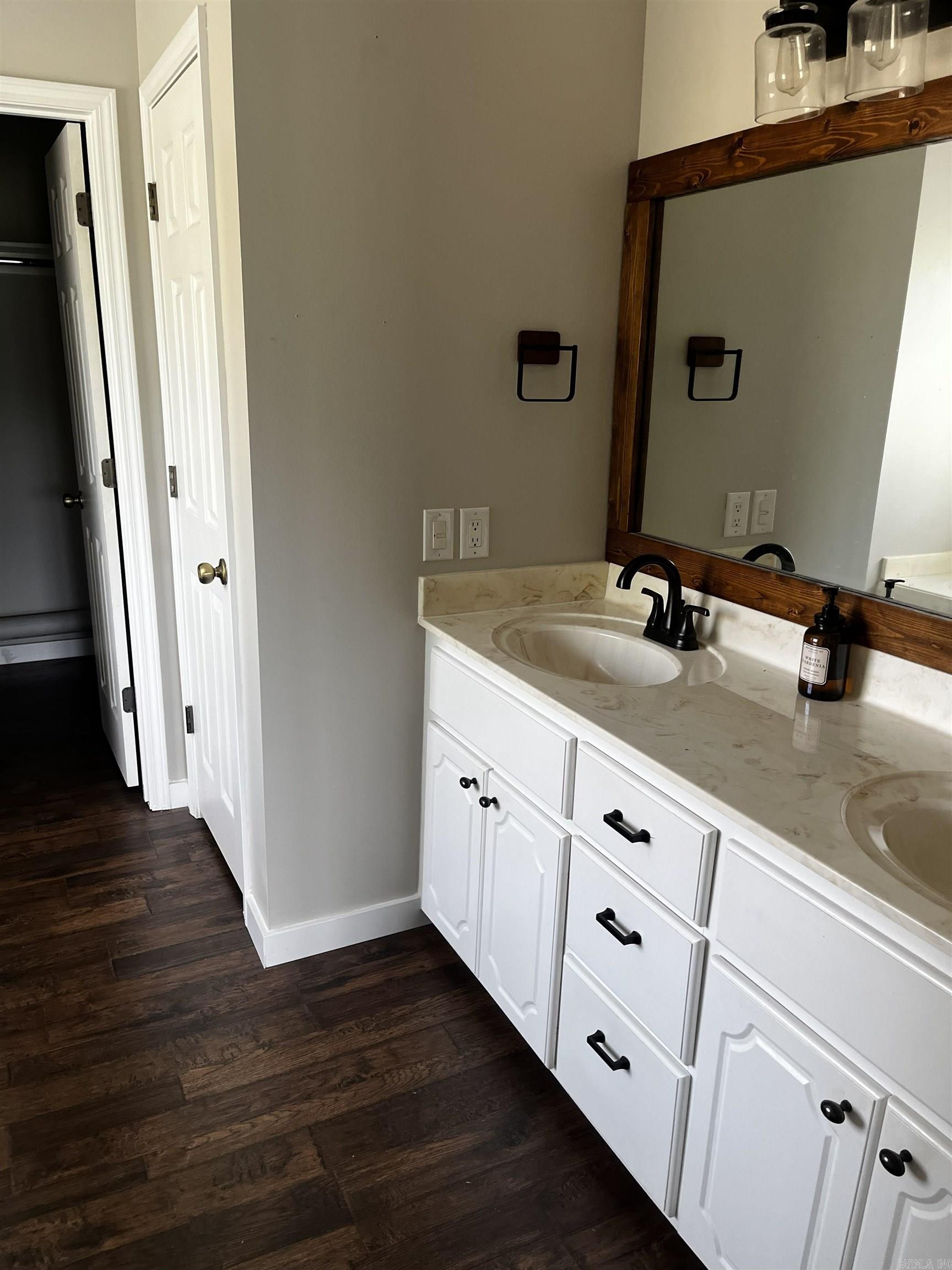 565 Triple J  Lonoke, AR