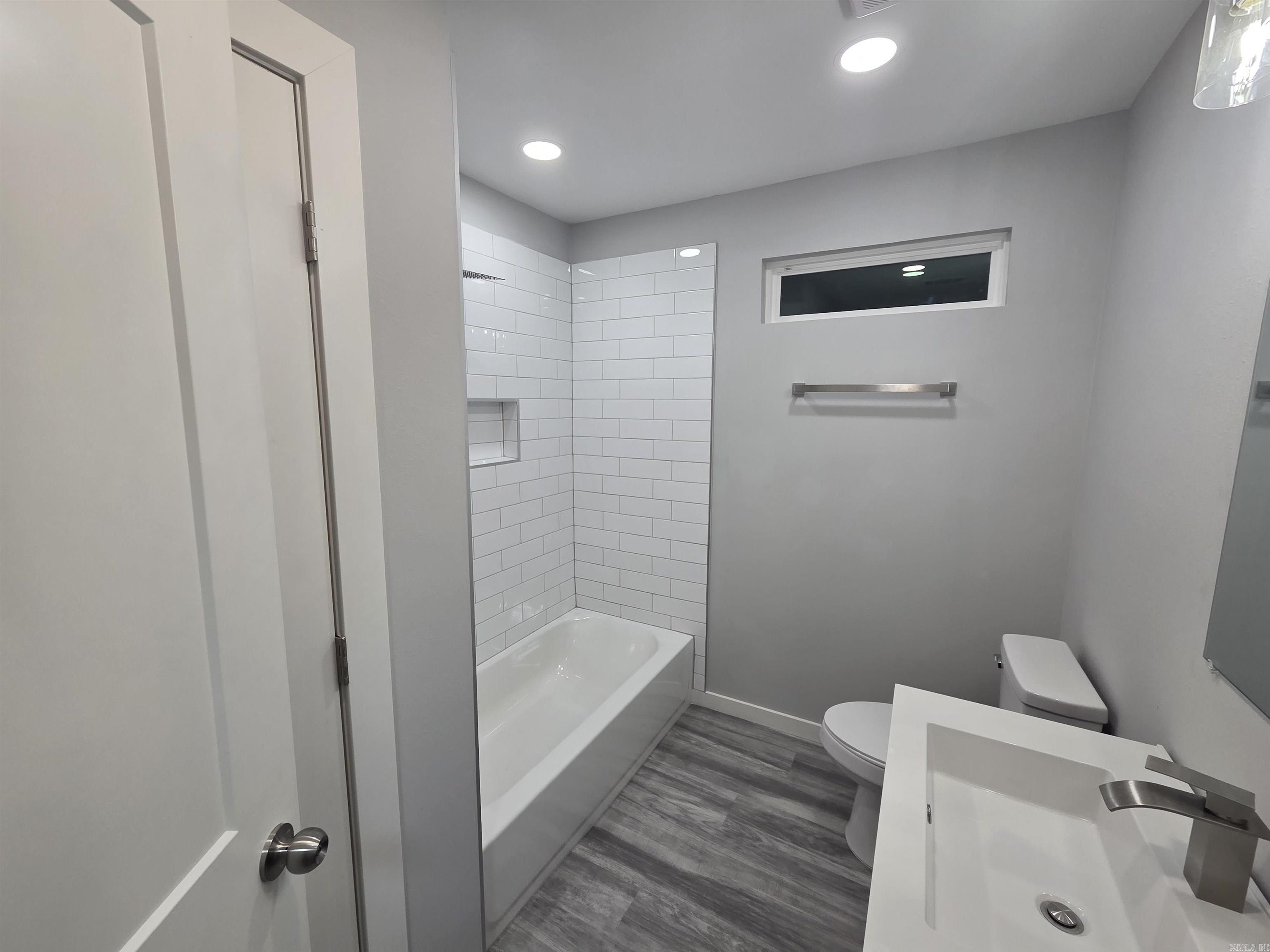 305 Thomas Circle  Lonoke, AR