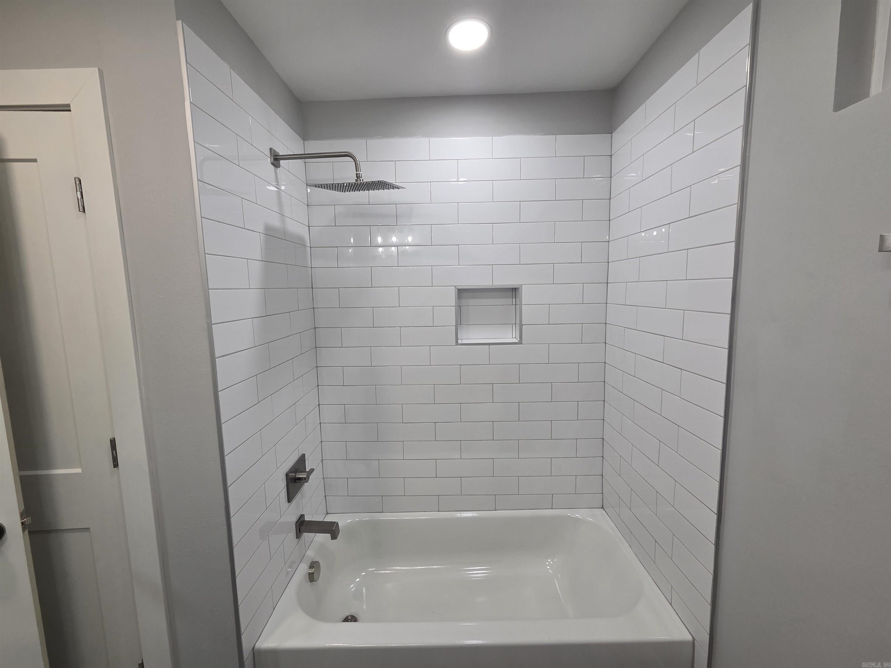 305 Thomas Circle  Lonoke, AR