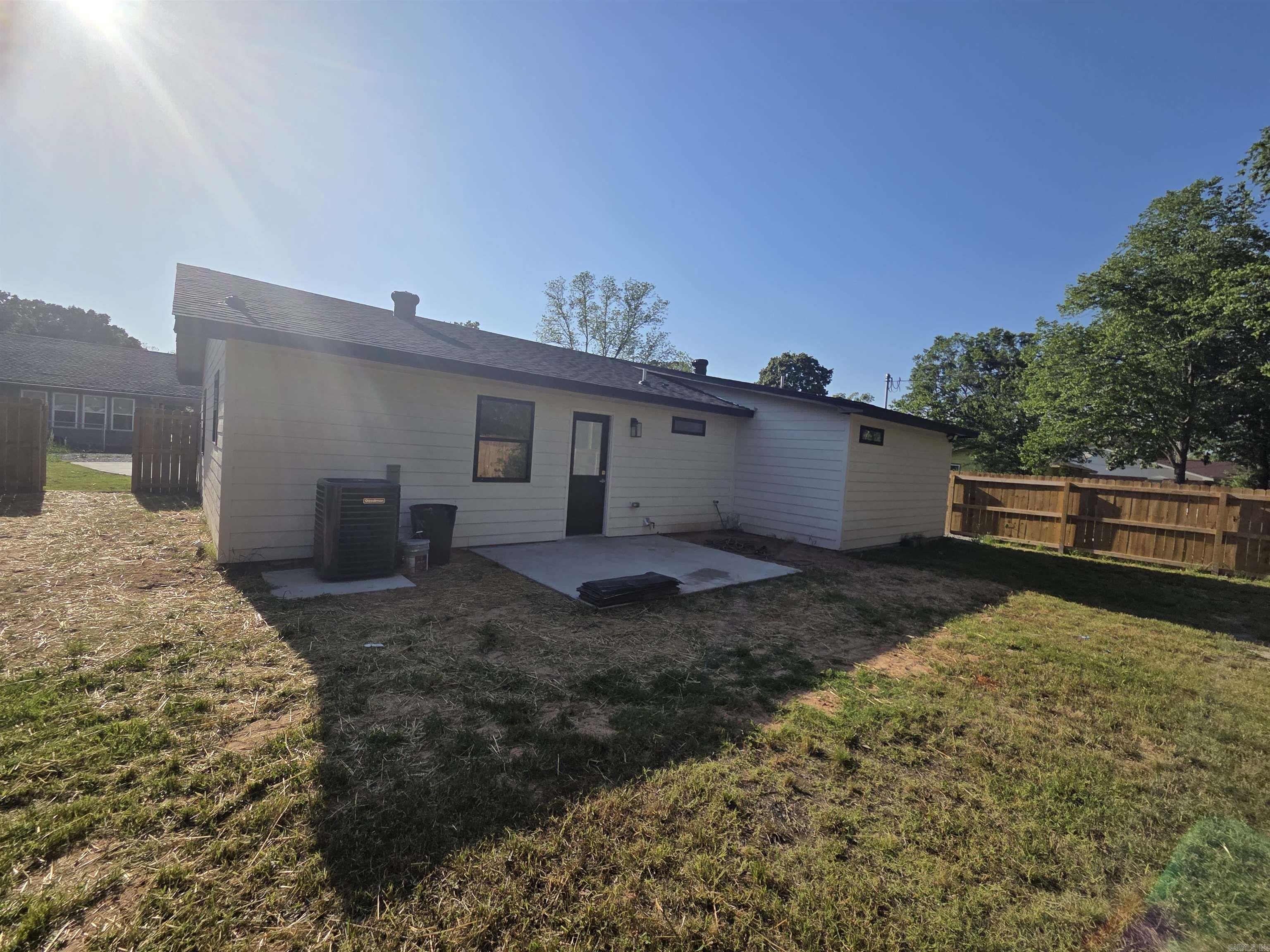 305 Thomas Circle  Lonoke, AR