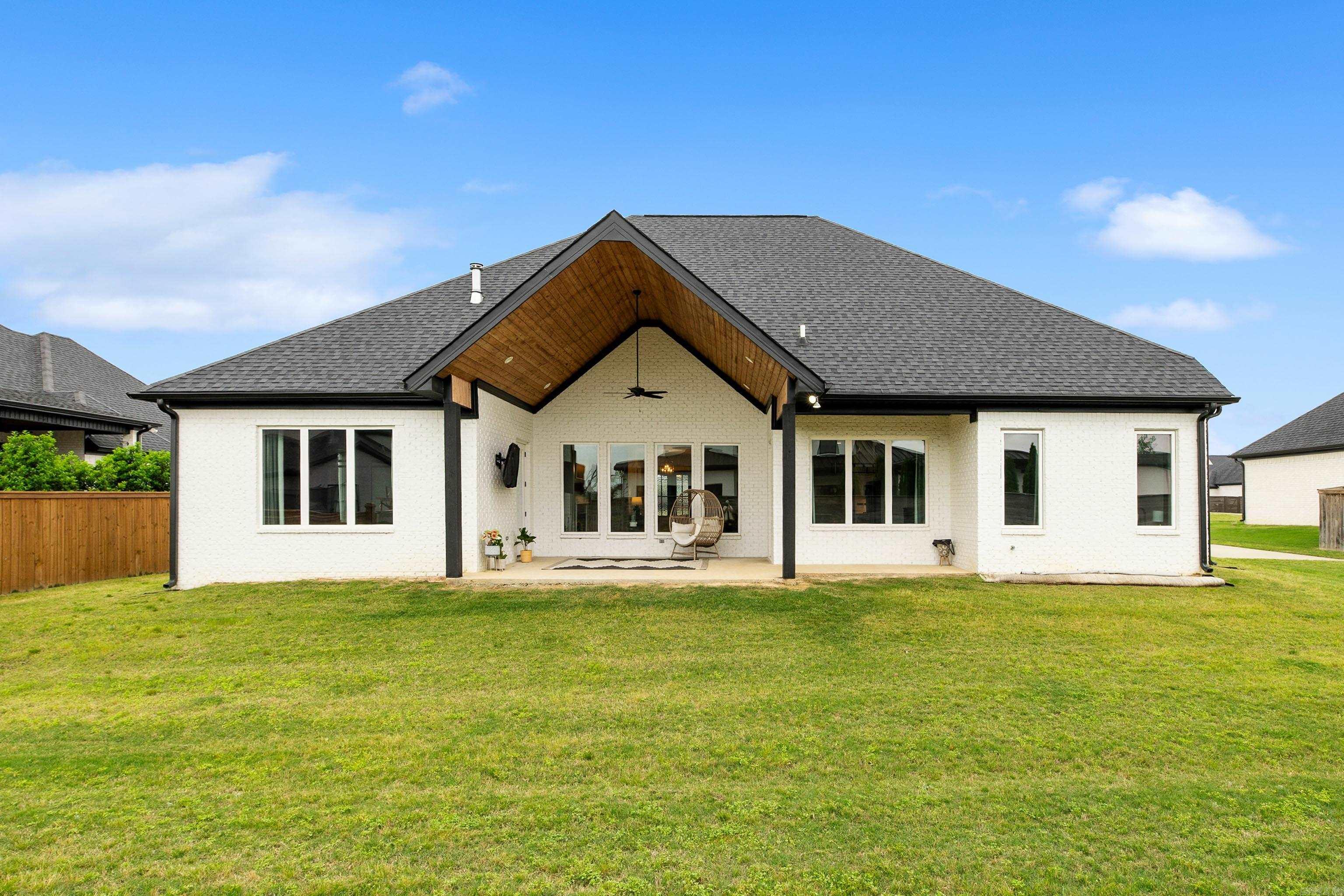 4905 Lake Vista  Benton, AR