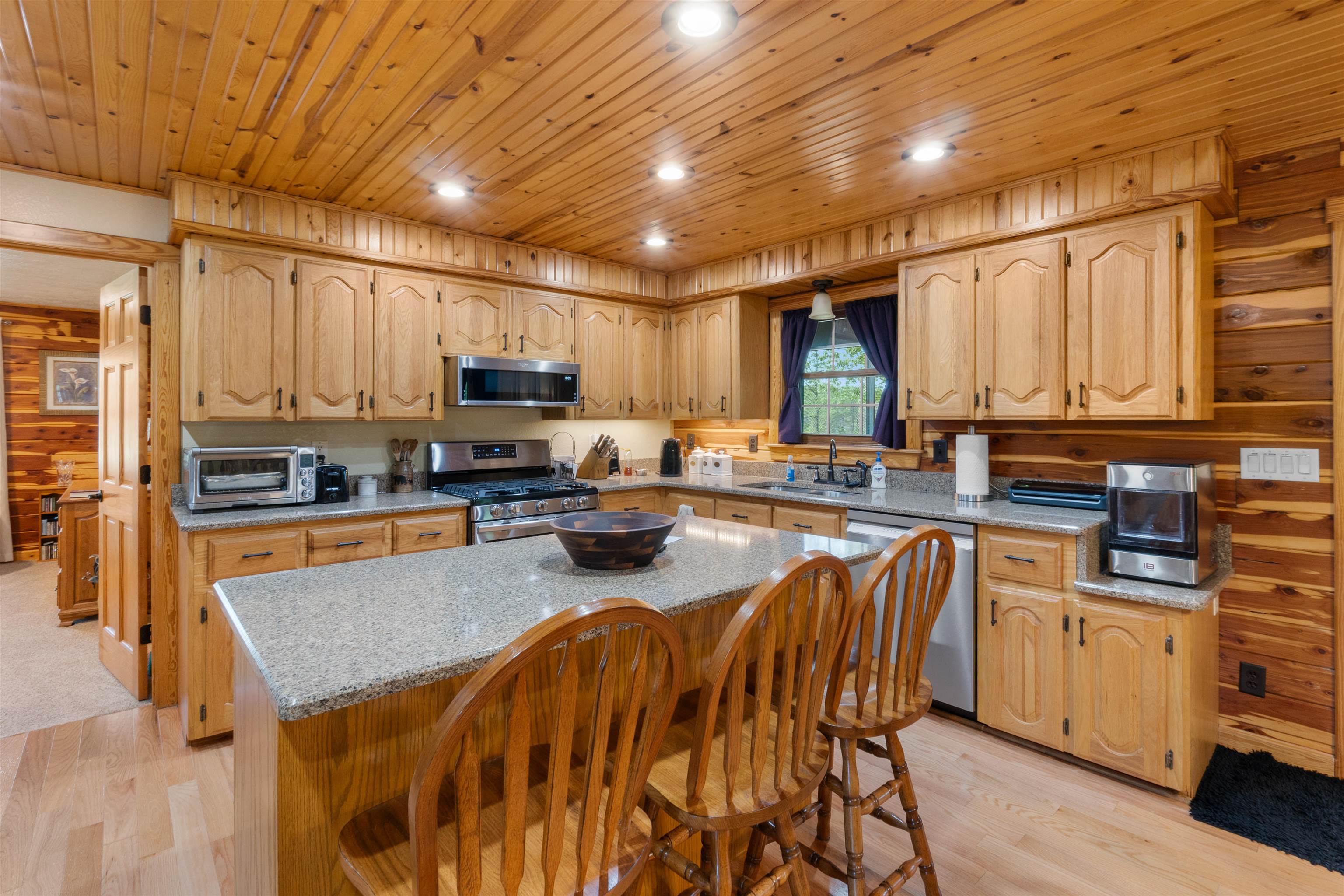 854 Hurricane Creek Rd.  Melbourne, AR