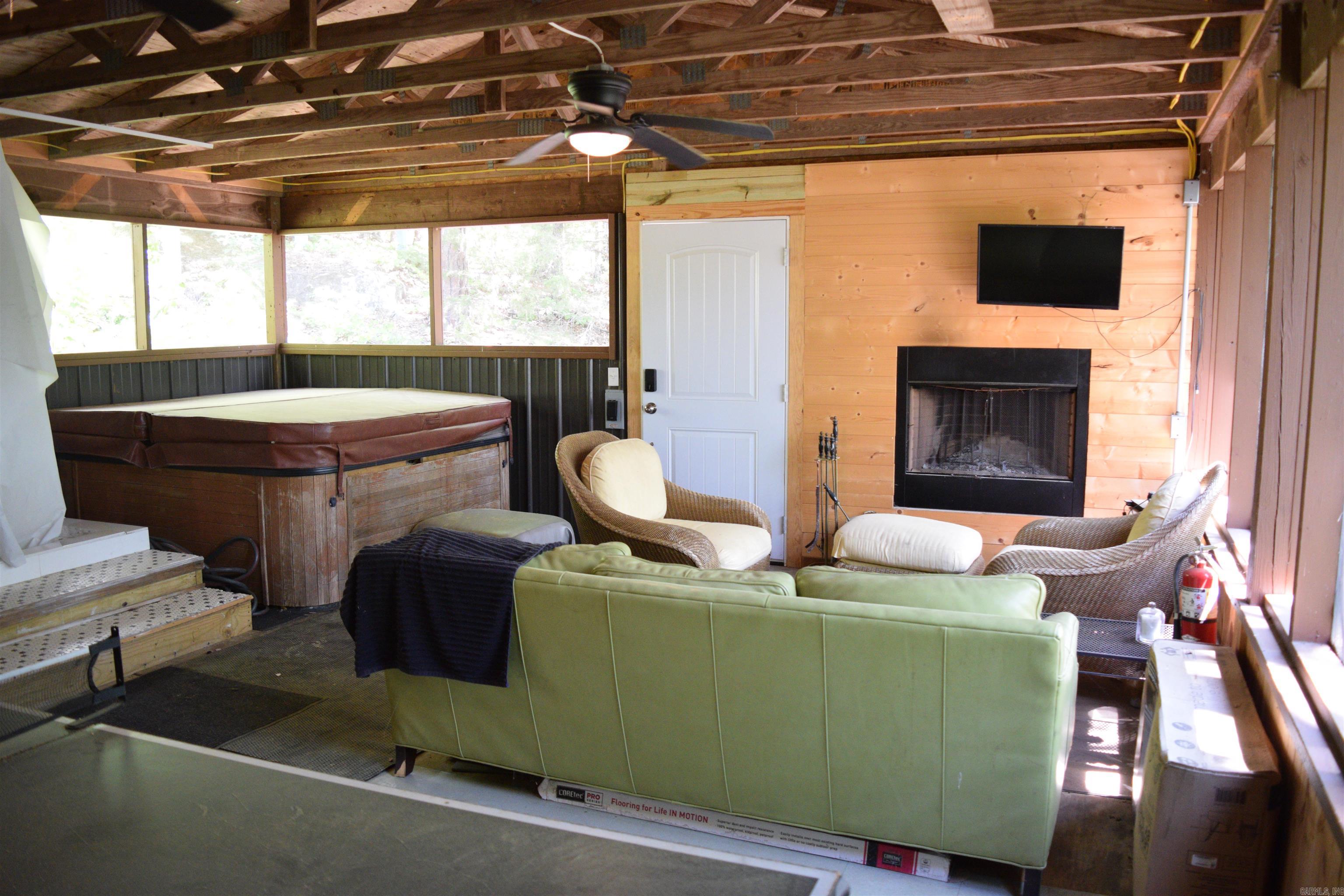 554 Emerald Cove  Shirley, AR