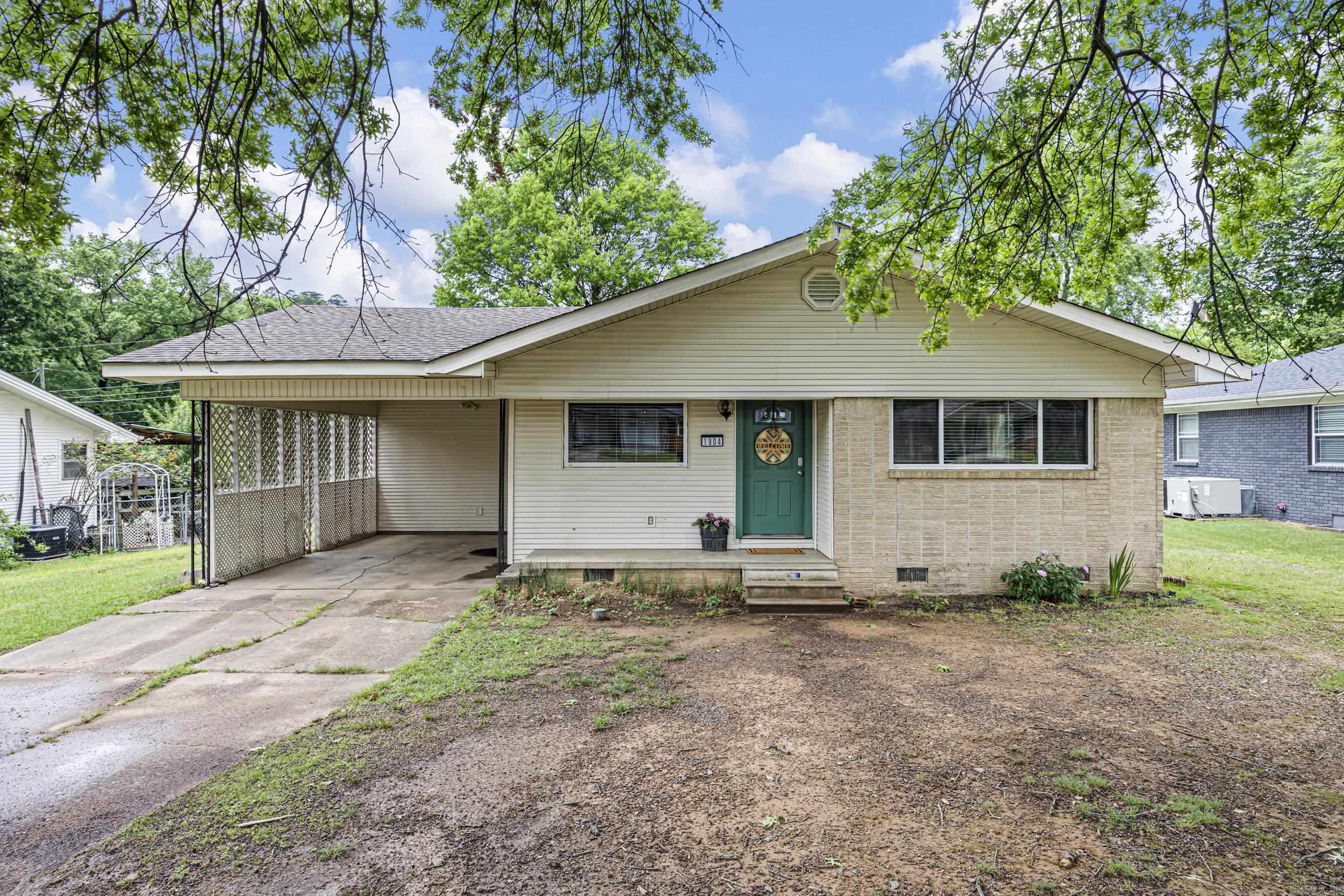 1904 S Boulder  Russellville, AR