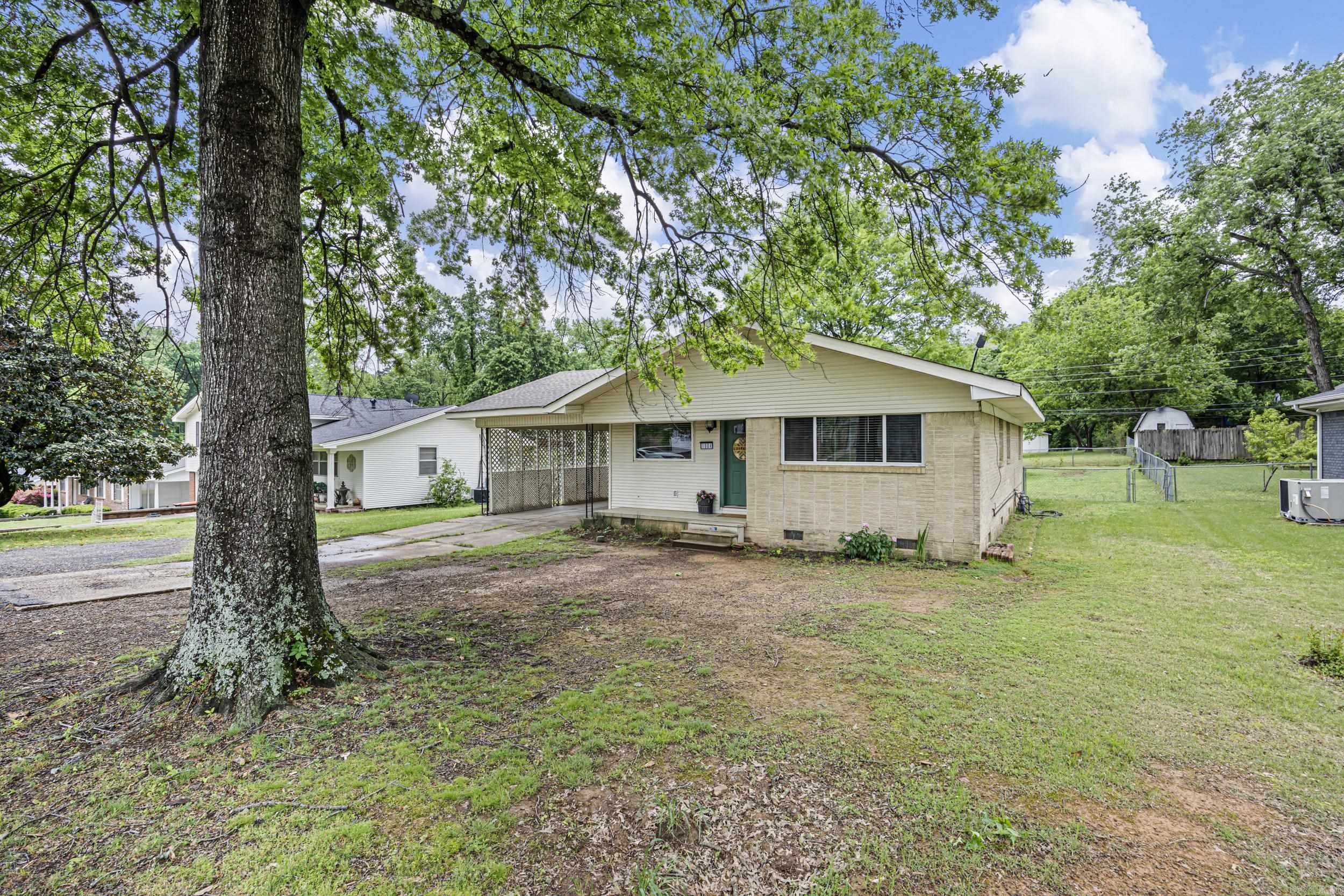 1904 S Boulder  Russellville, AR