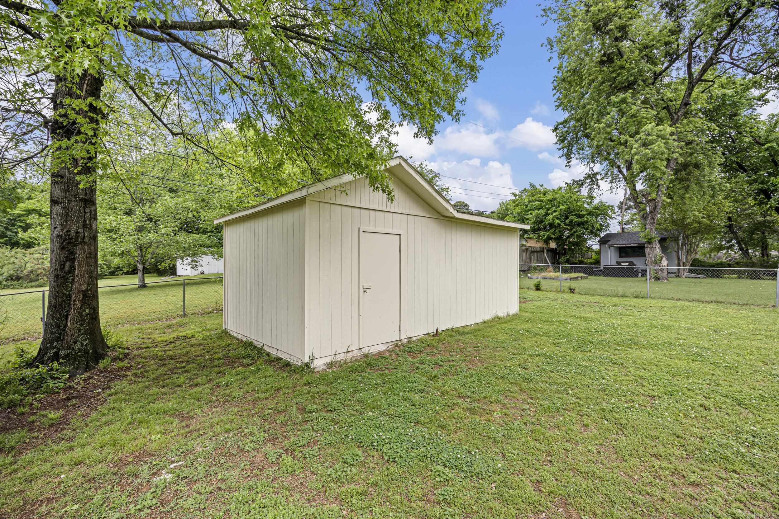 1904 S Boulder  Russellville, AR