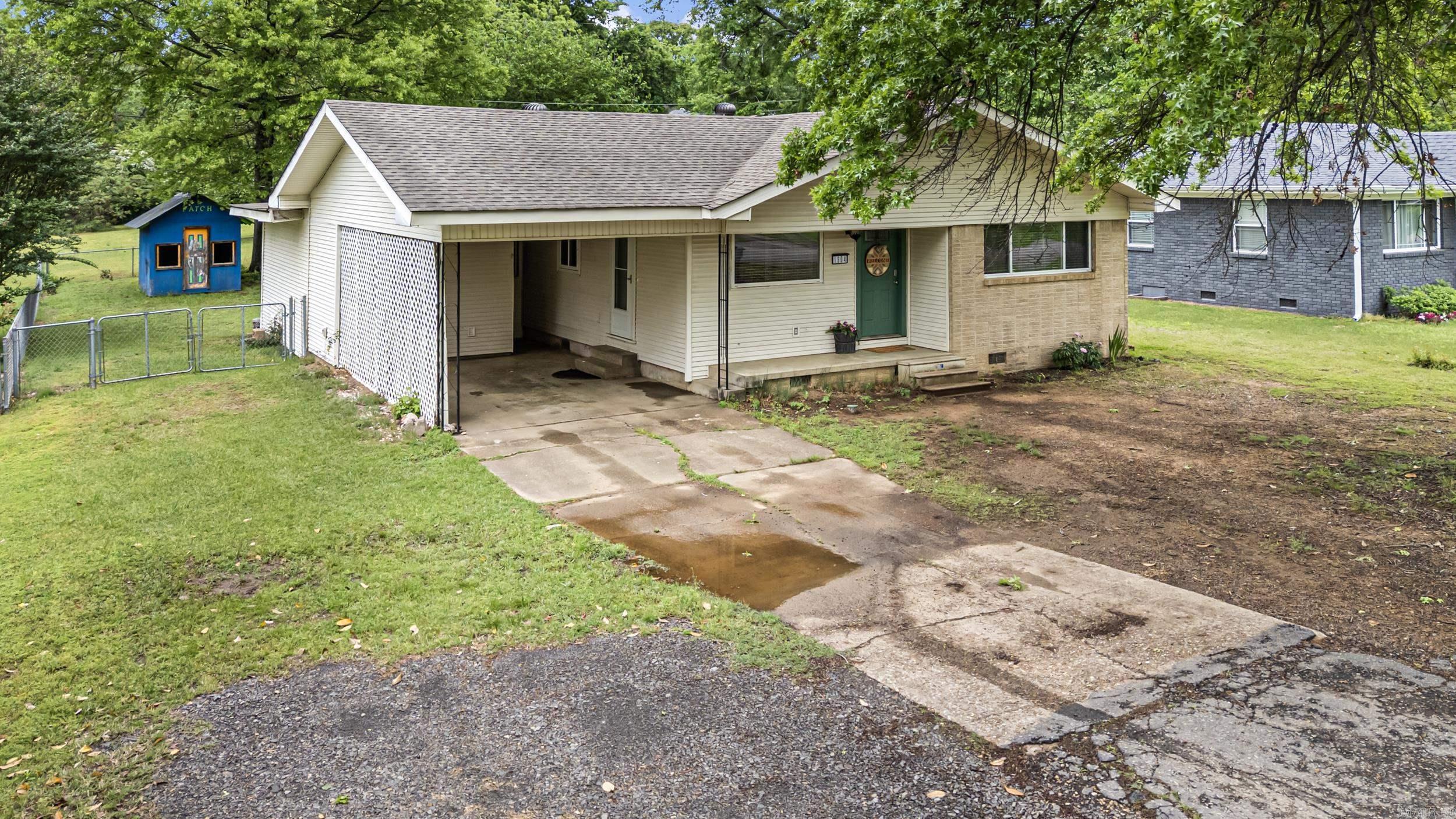 1904 S Boulder  Russellville, AR