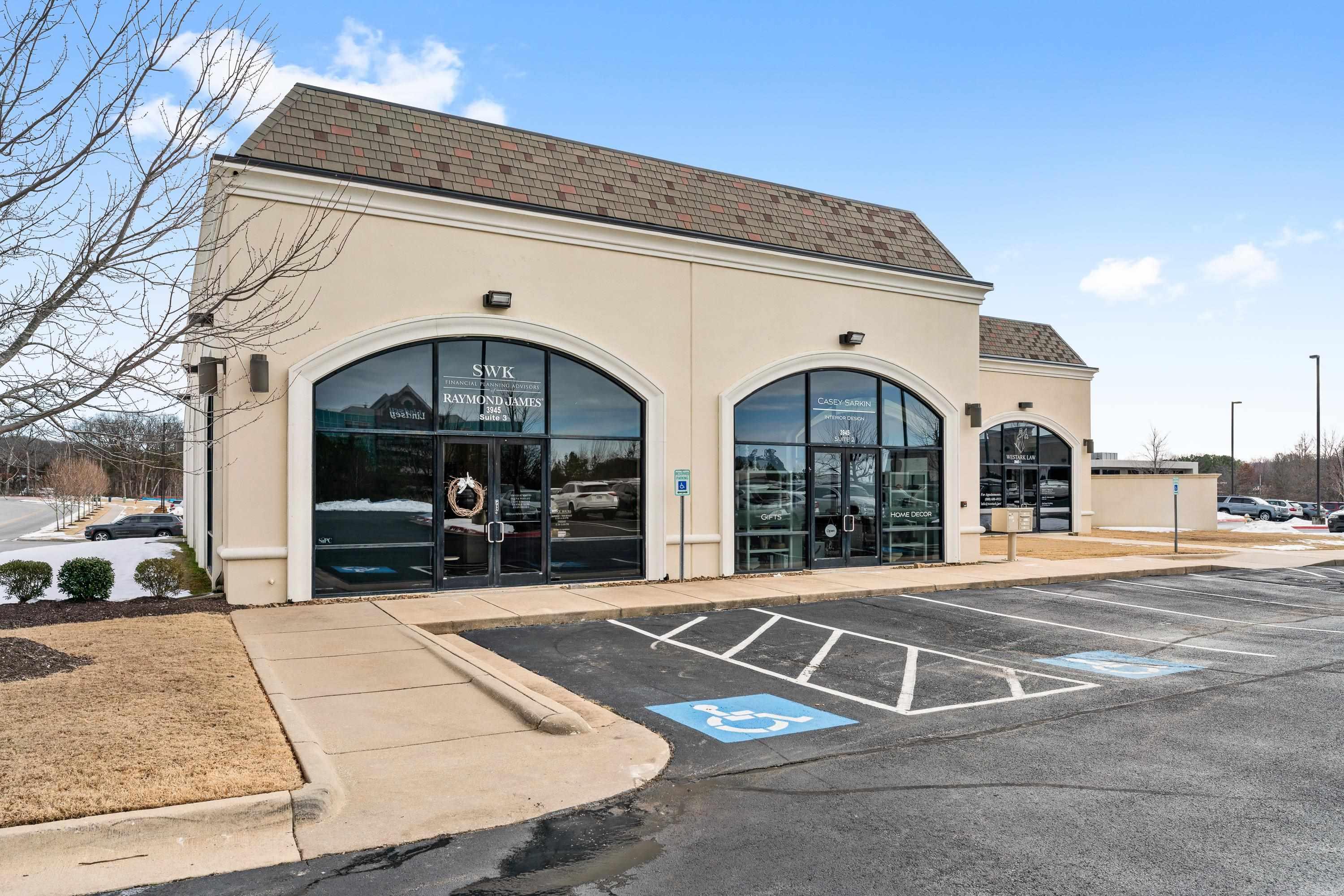 3945 N Vantage  Fayetteville, AR