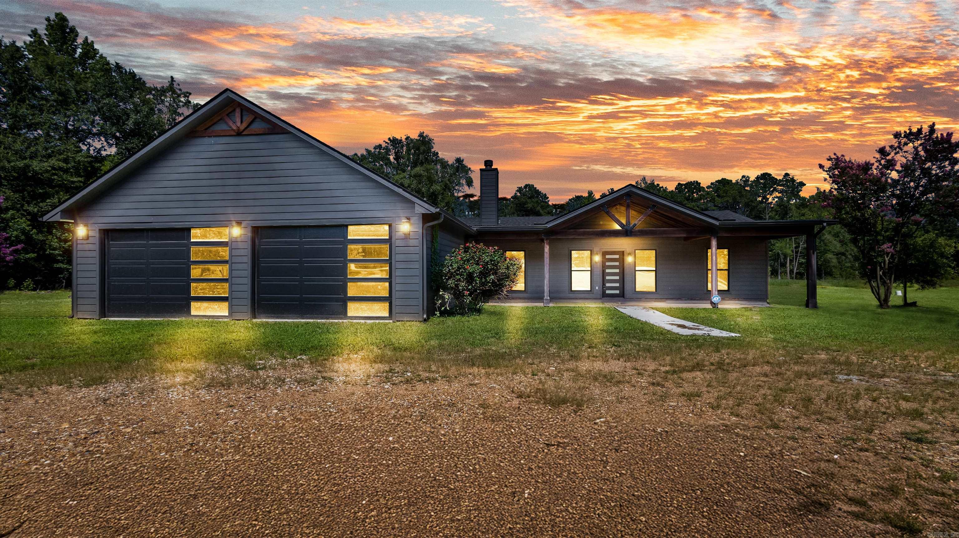 512 Pine St  Winthrop, AR