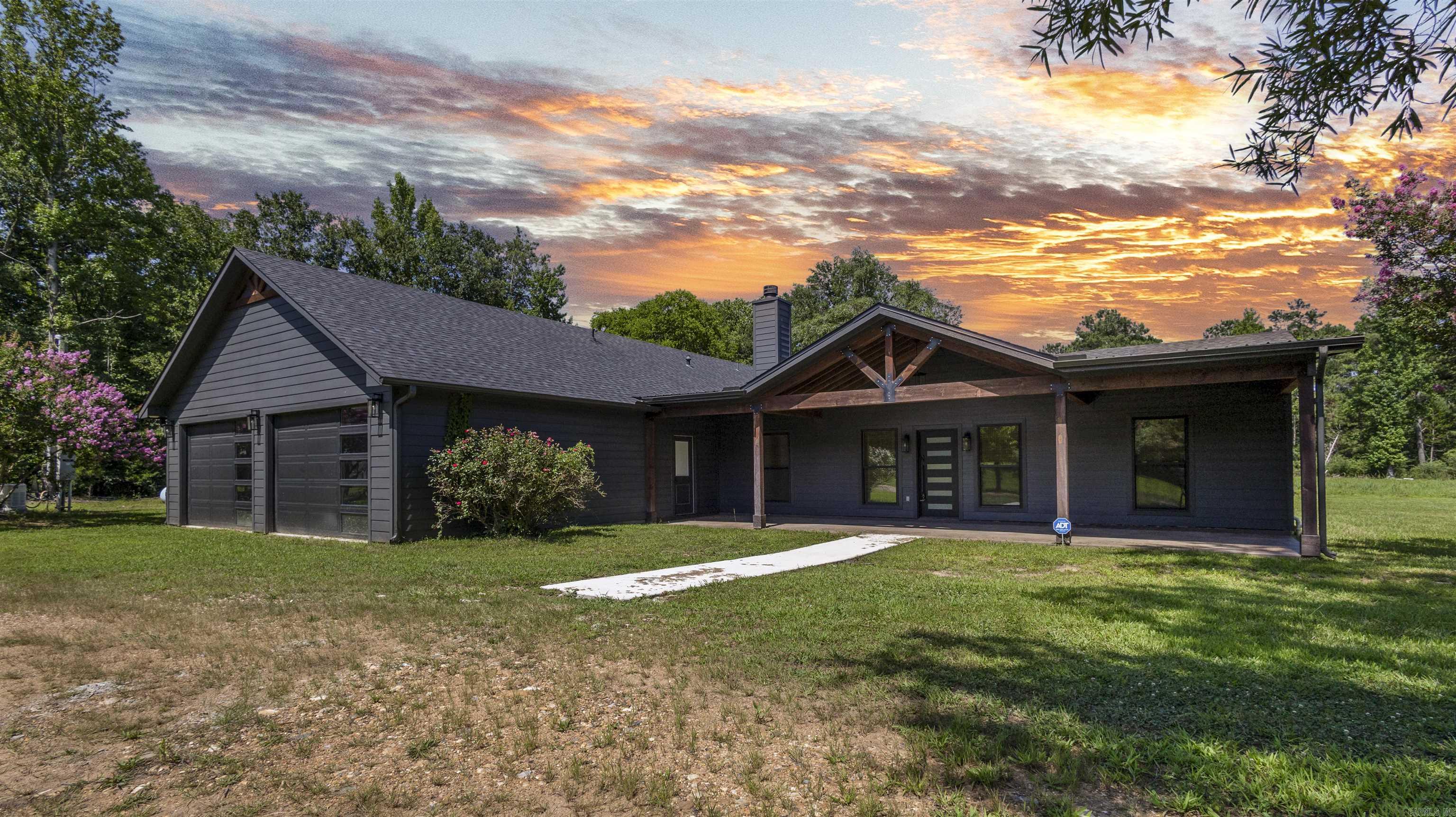 512 Pine St  Winthrop, AR