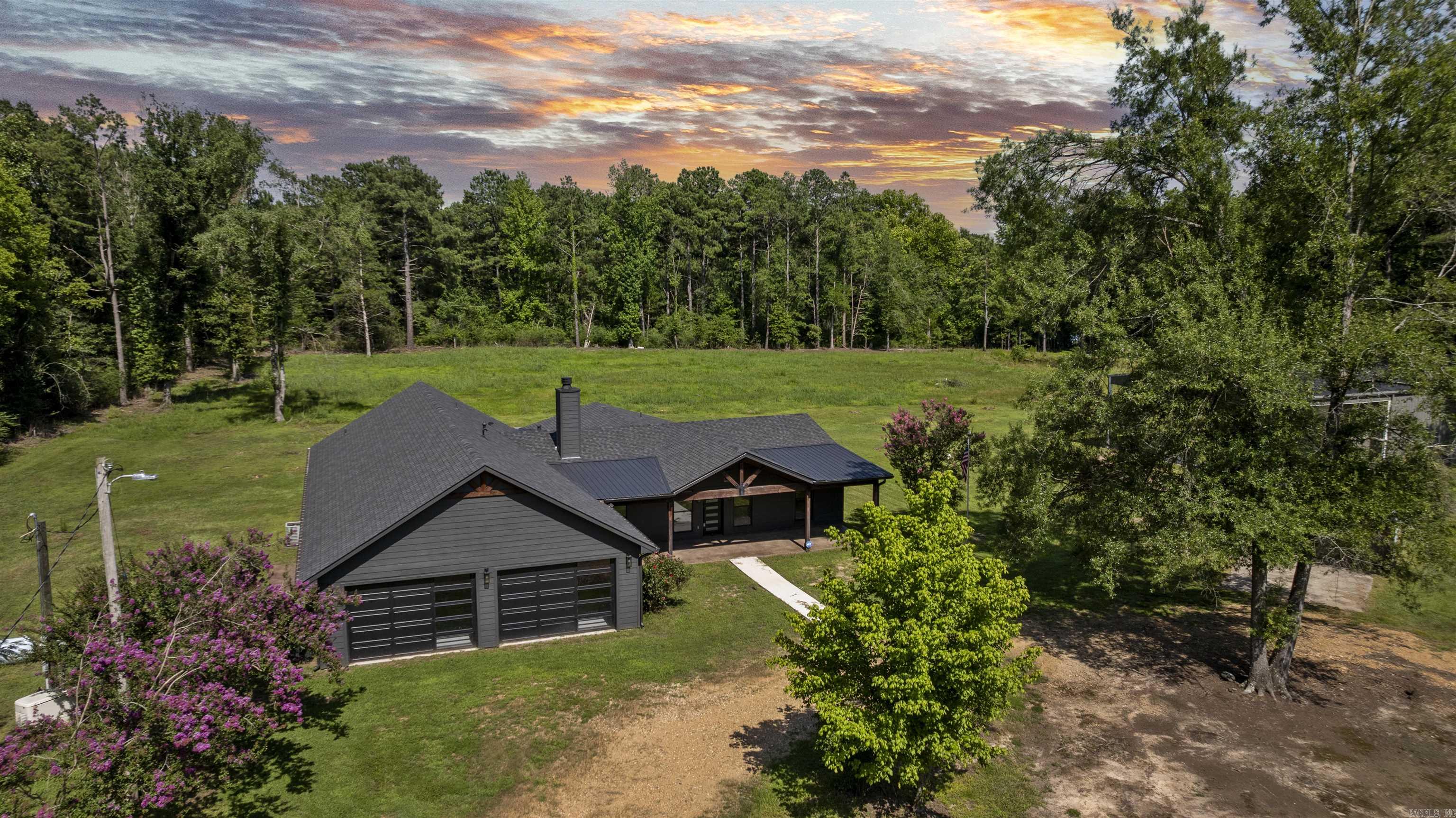 512 Pine St  Winthrop, AR