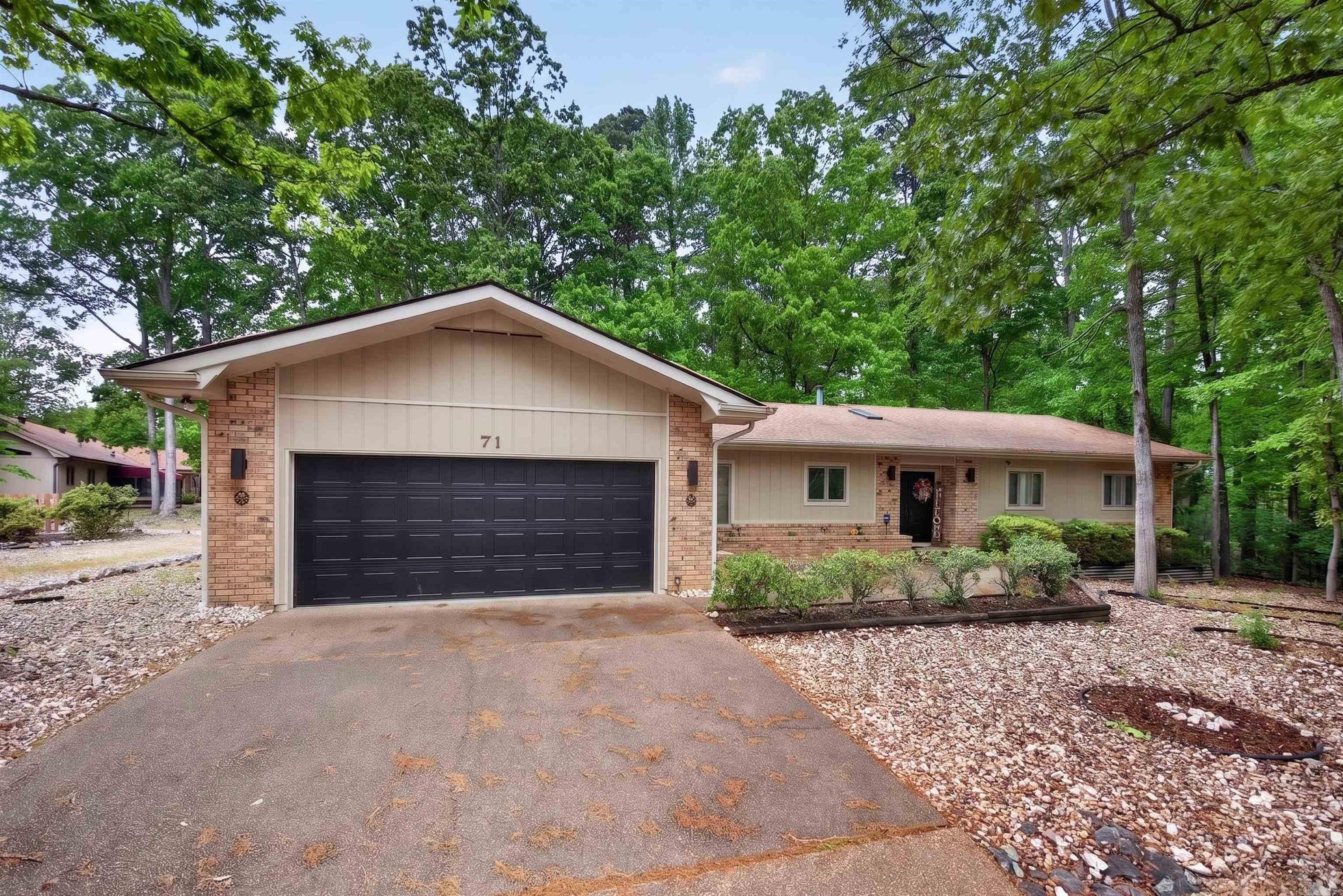 71 Hartura Way  Hot Springs Village, AR