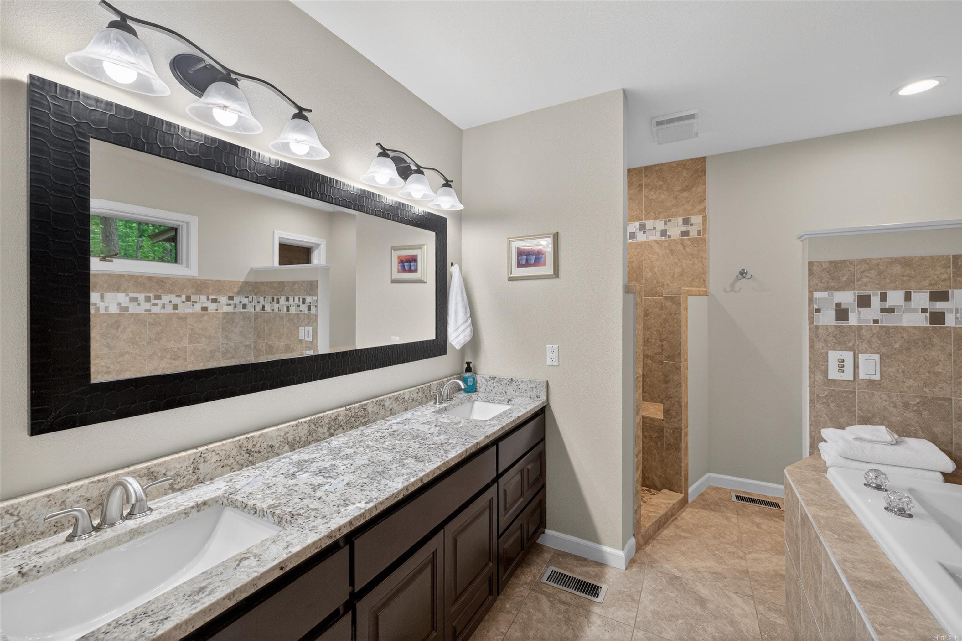 71 Hartura Way  Hot Springs Village, AR