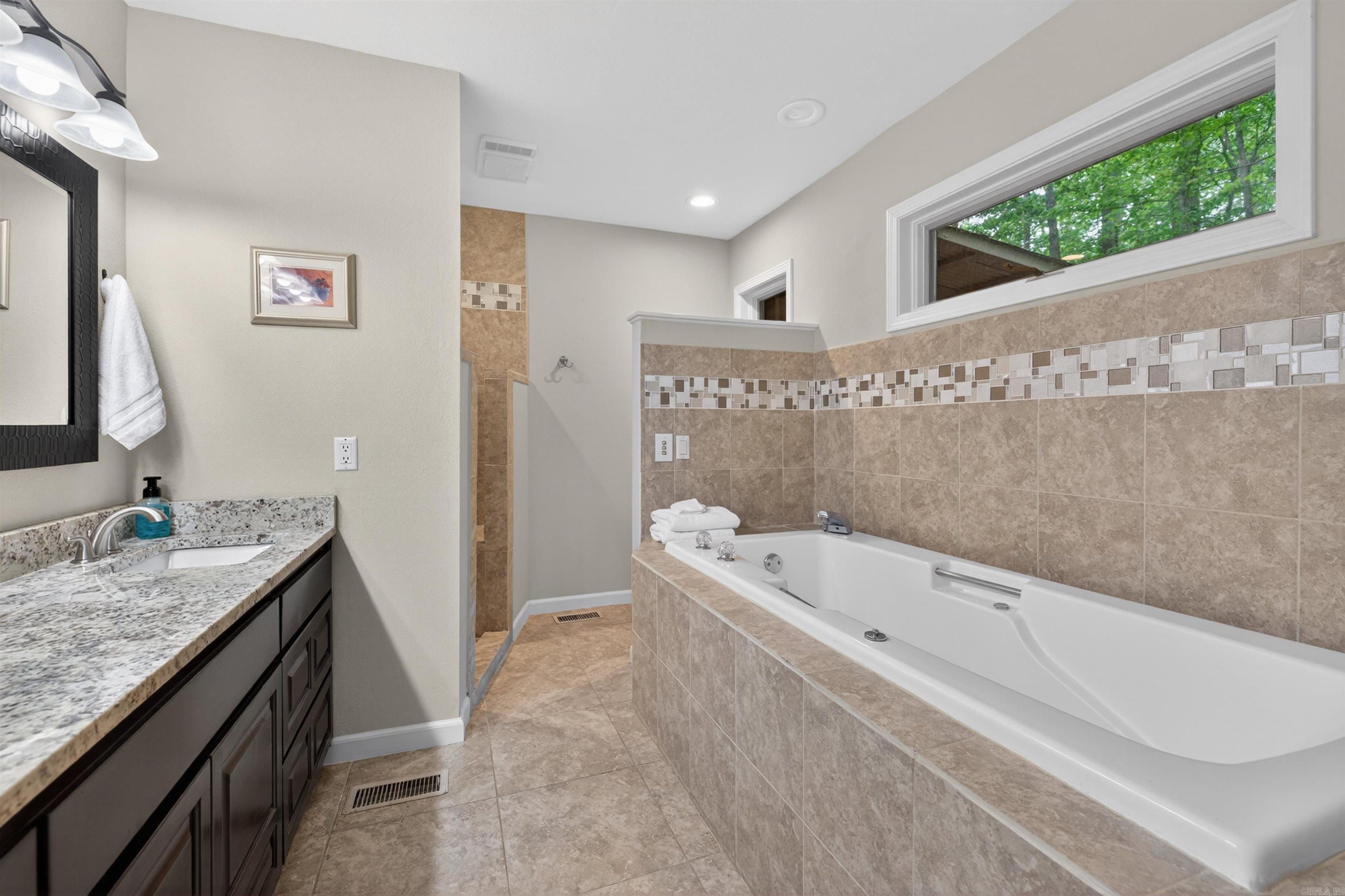 71 Hartura Way  Hot Springs Village, AR