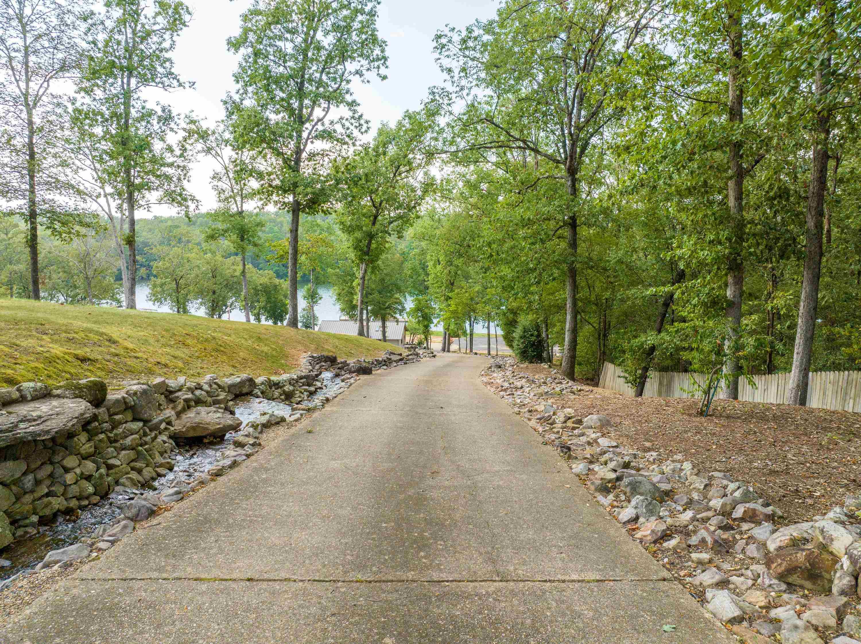 300 Pinehill  Hot Springs, AR