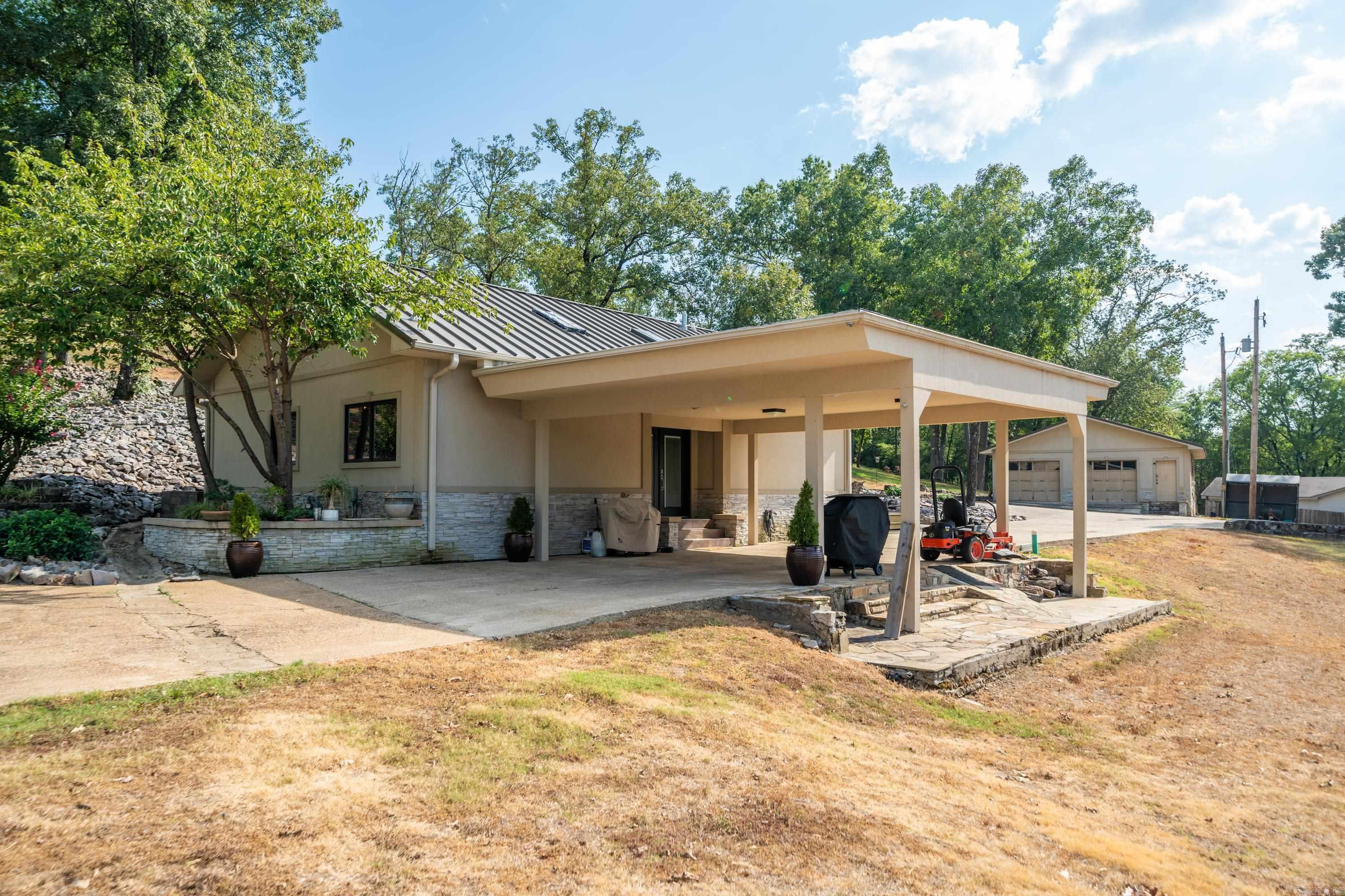 300 Pinehill  Hot Springs, AR