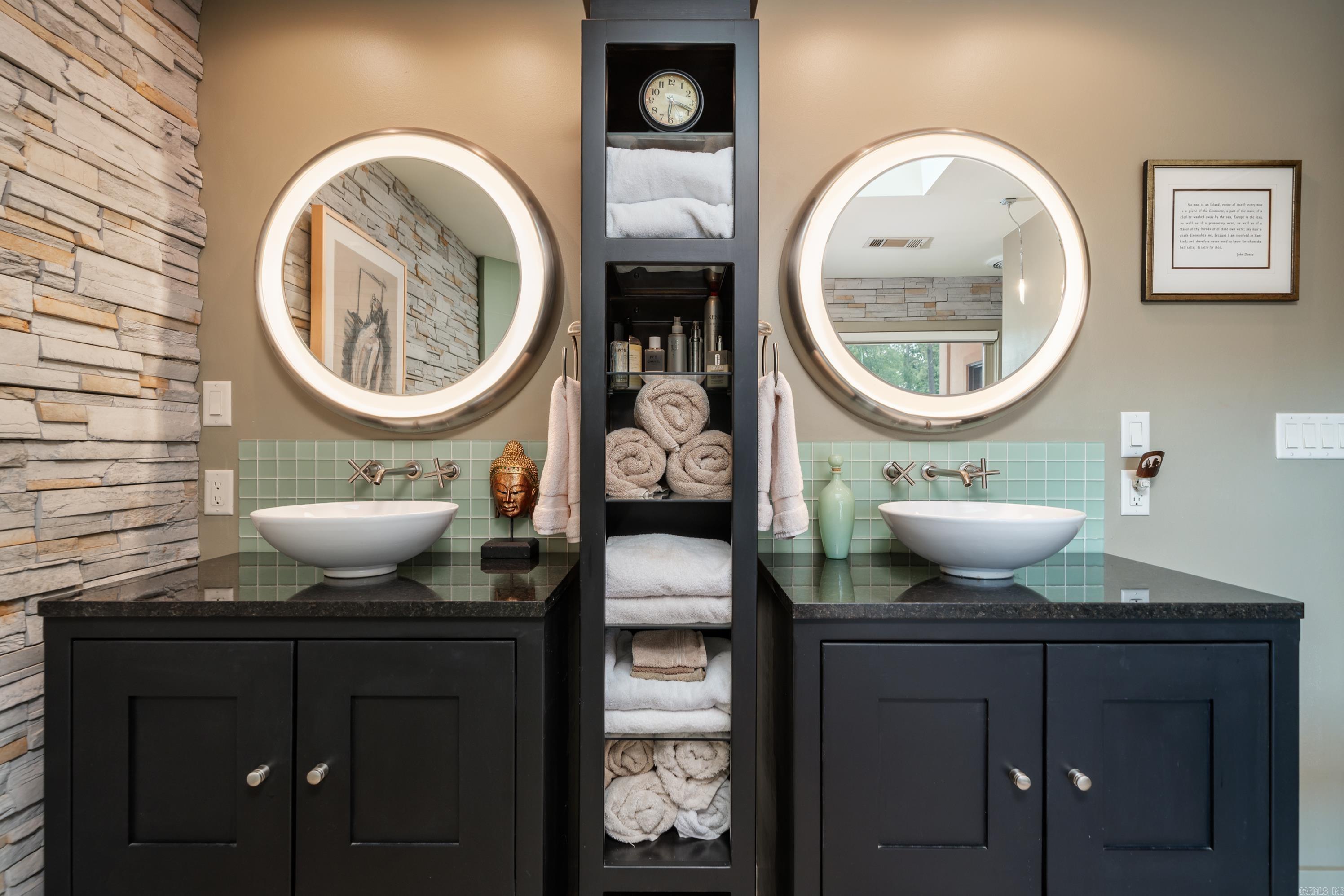 300 Pinehill  Hot Springs, AR