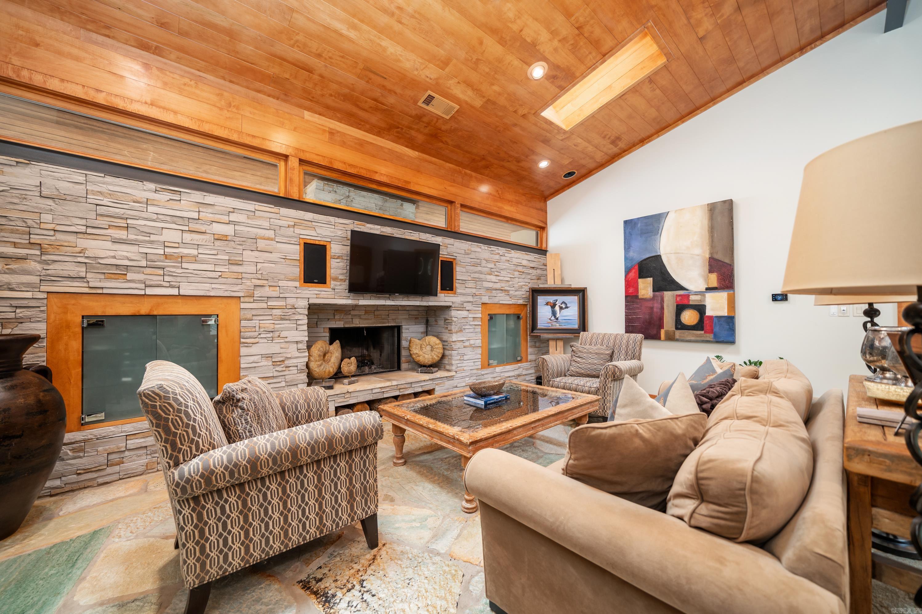 300 Pinehill  Hot Springs, AR