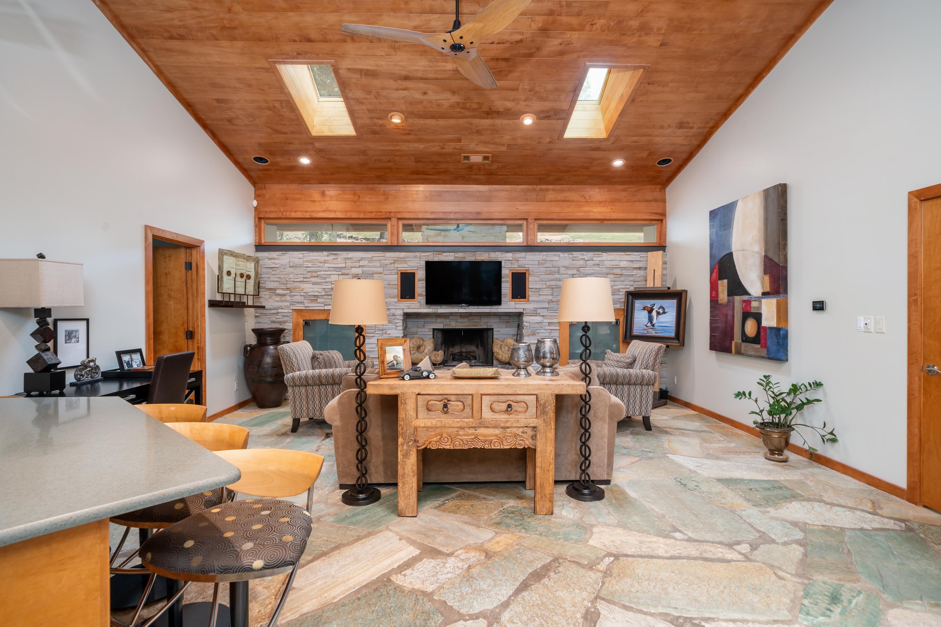 300 Pinehill  Hot Springs, AR