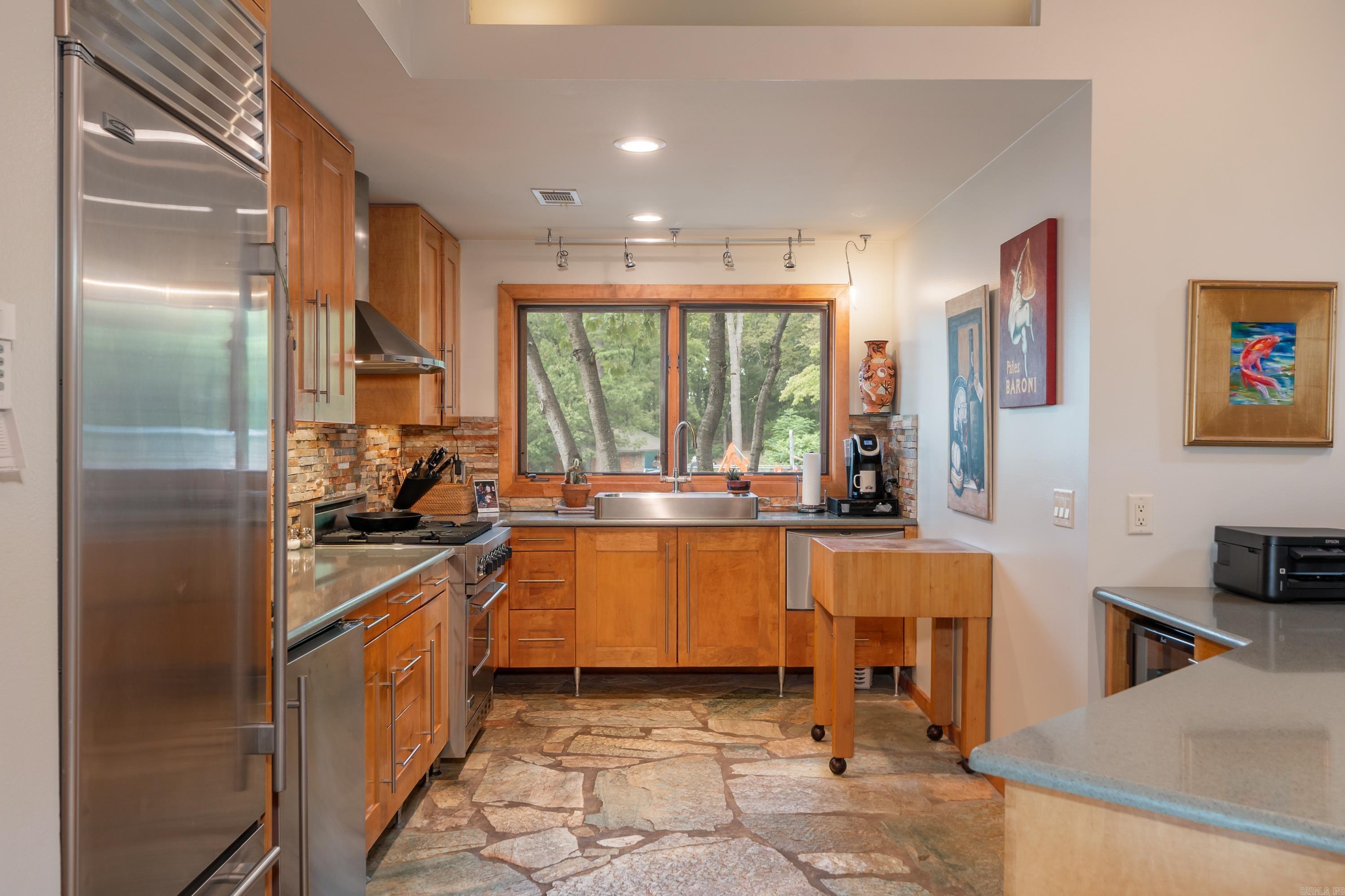 300 Pinehill  Hot Springs, AR