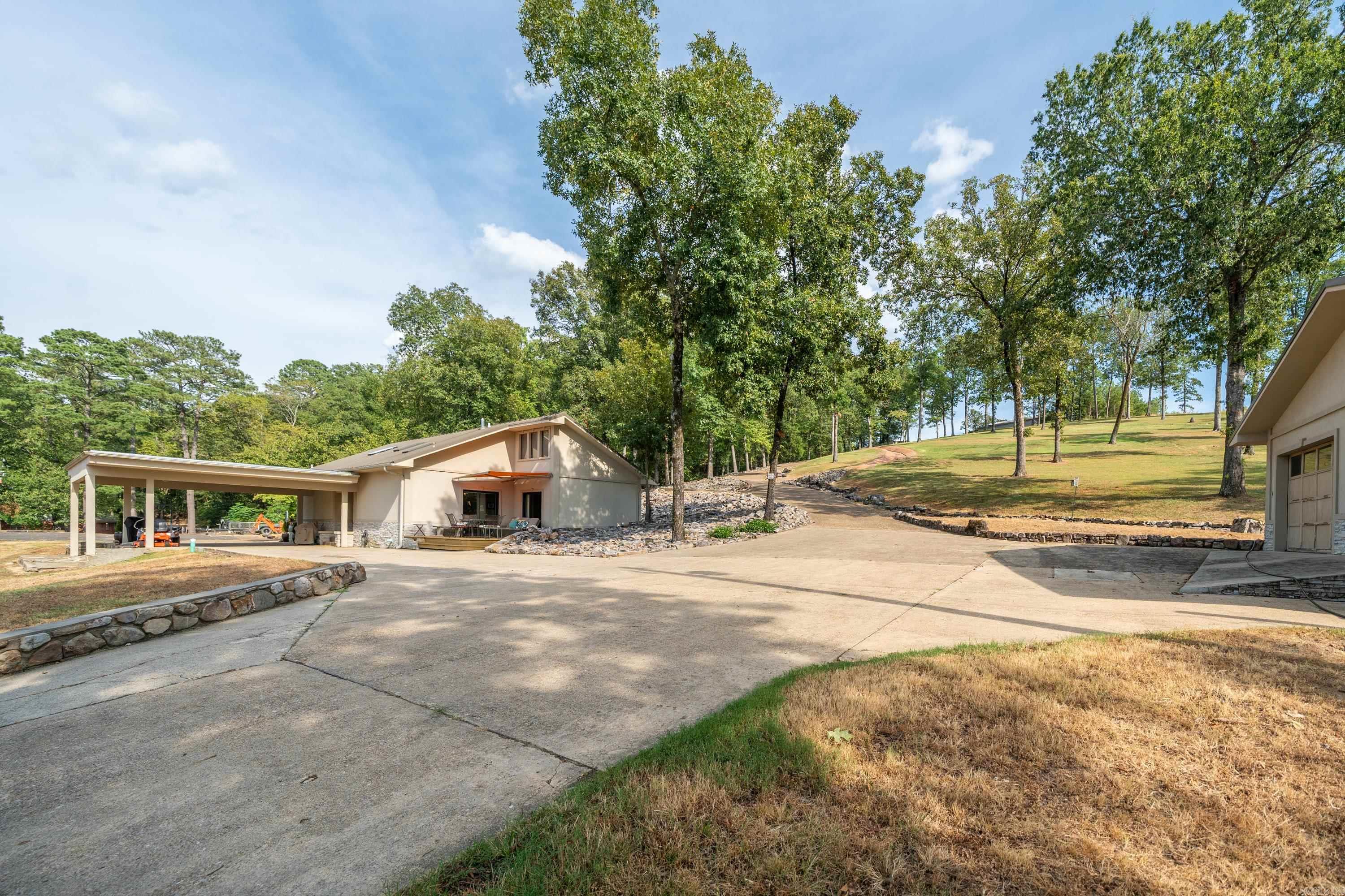 300 Pinehill  Hot Springs, AR