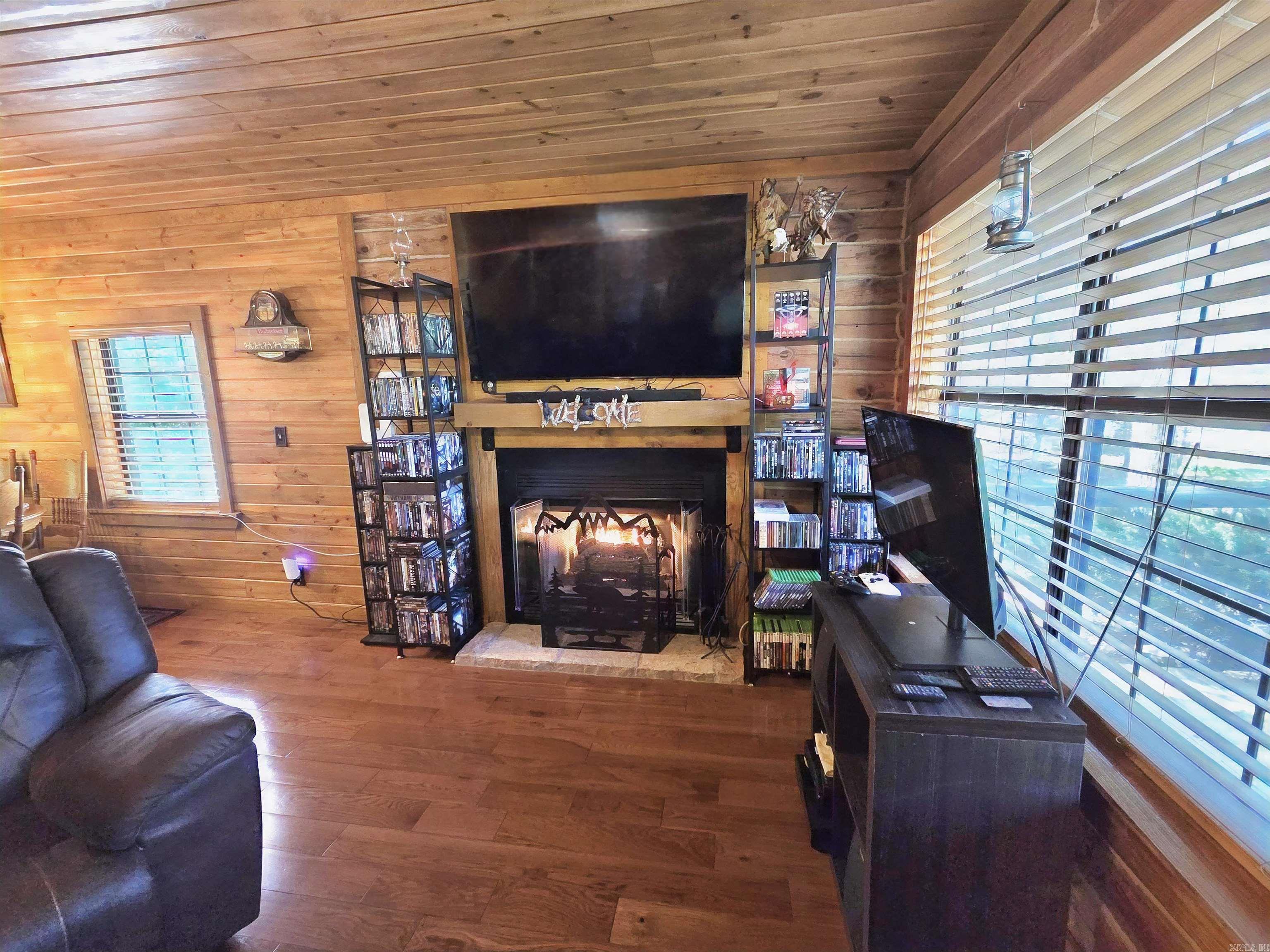 304 Black Bear Bluff  Mountain View, AR