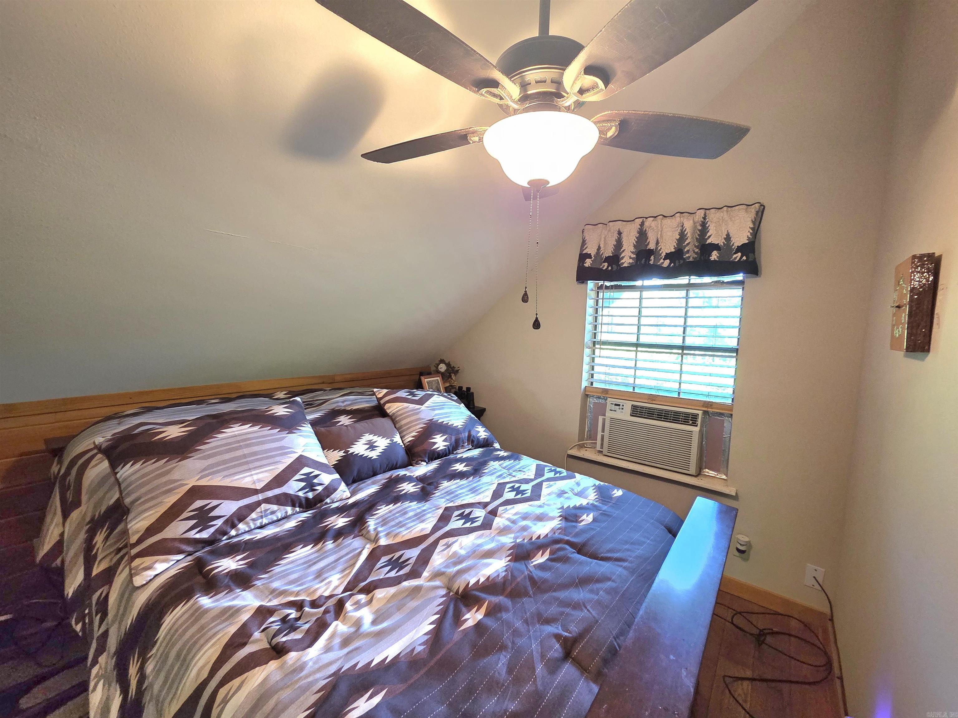 304 Black Bear Bluff  Mountain View, AR