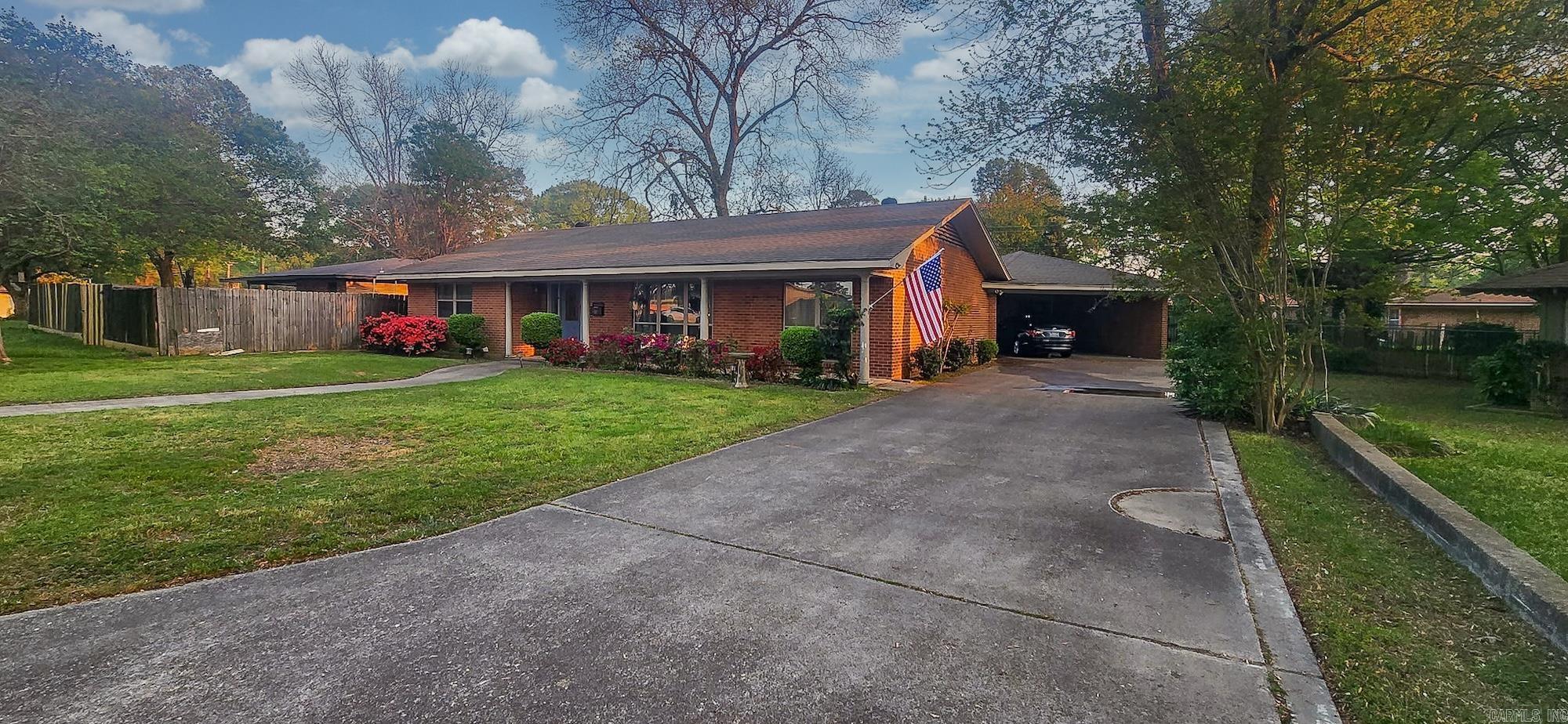 101 Wildwood  Texarkana, TX