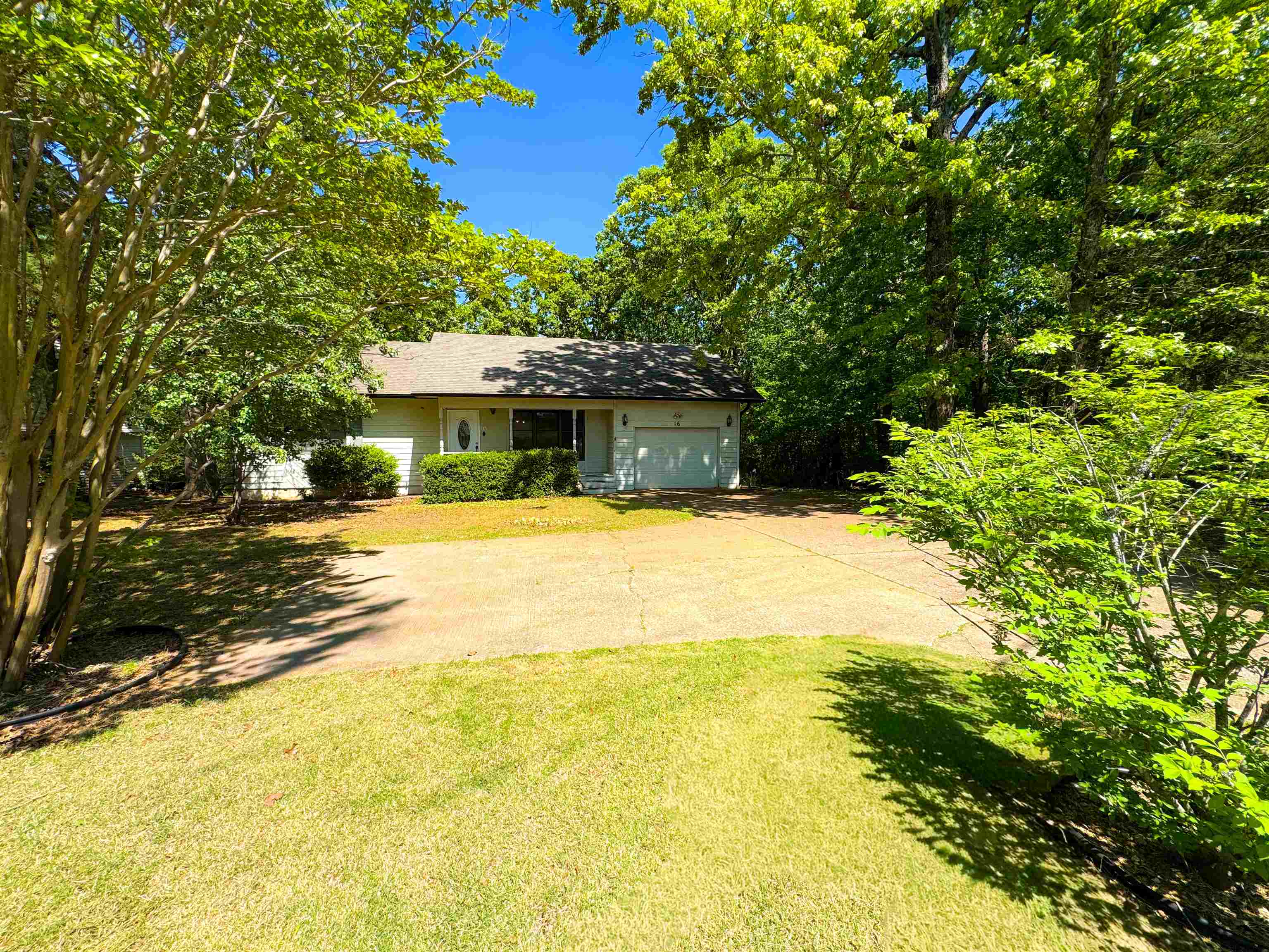 16 Iroquois  Cherokee Village, AR