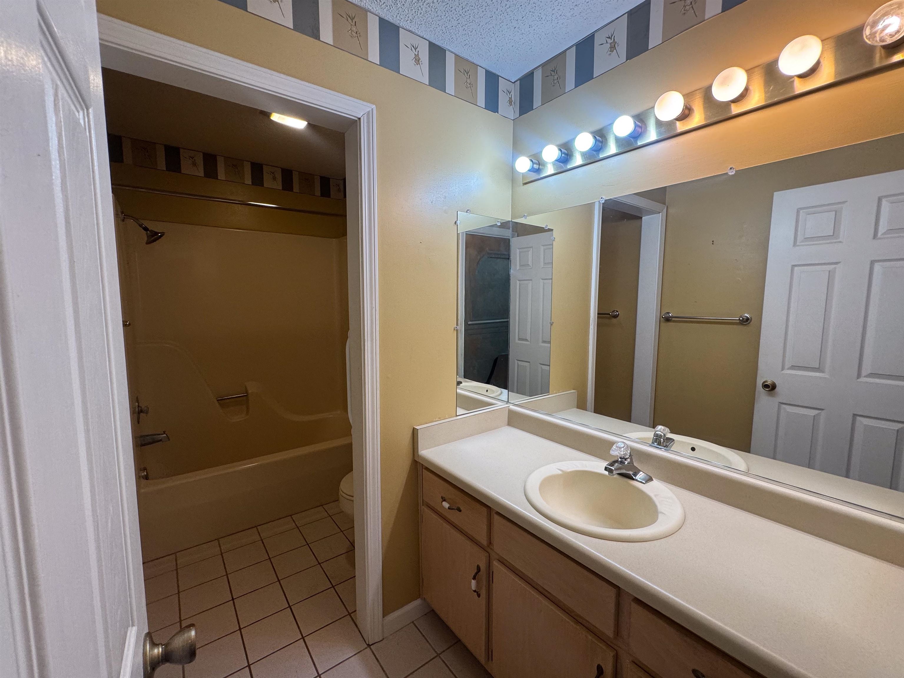 16 Iroquois  Cherokee Village, AR