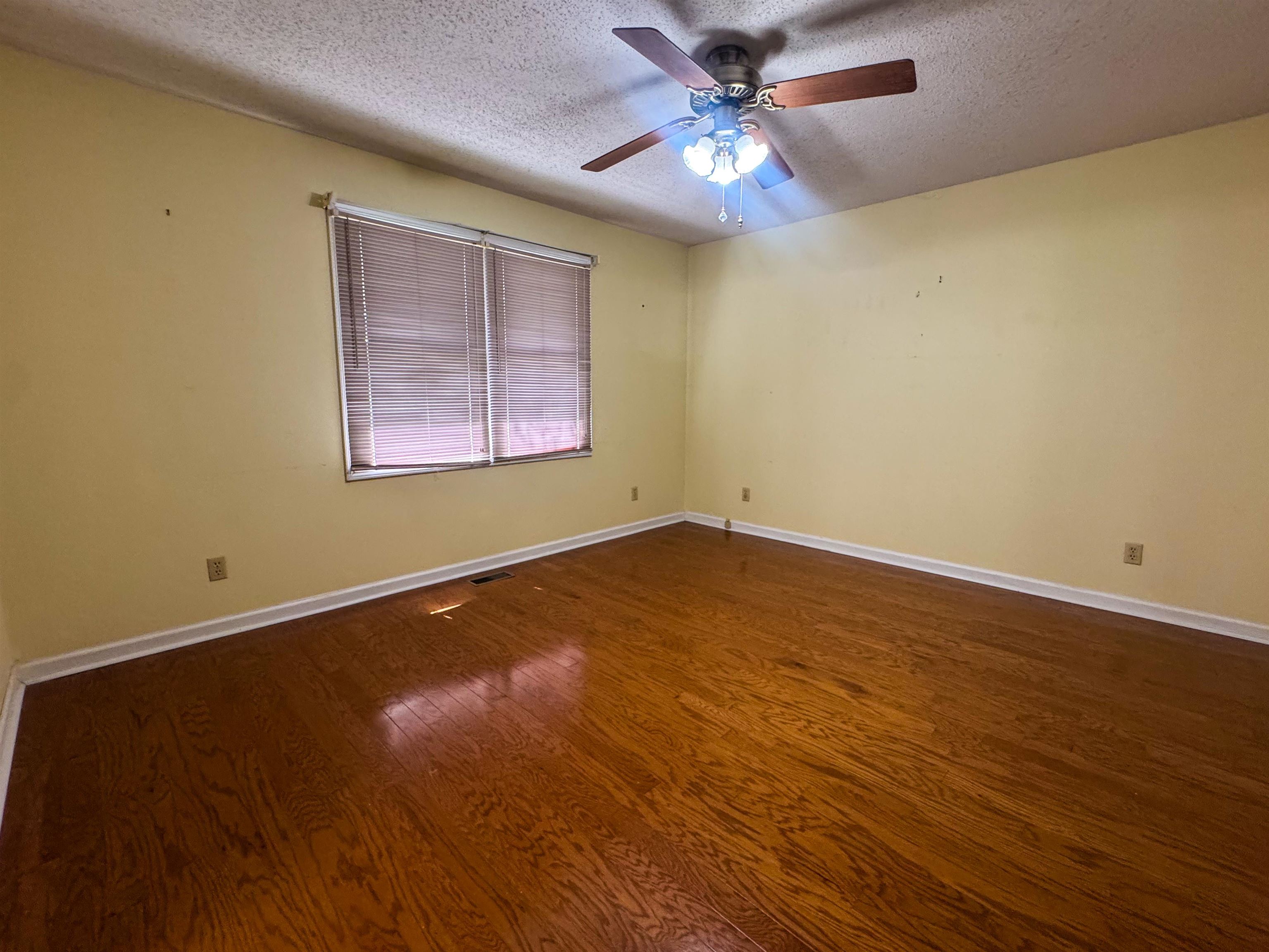 16 Iroquois  Cherokee Village, AR