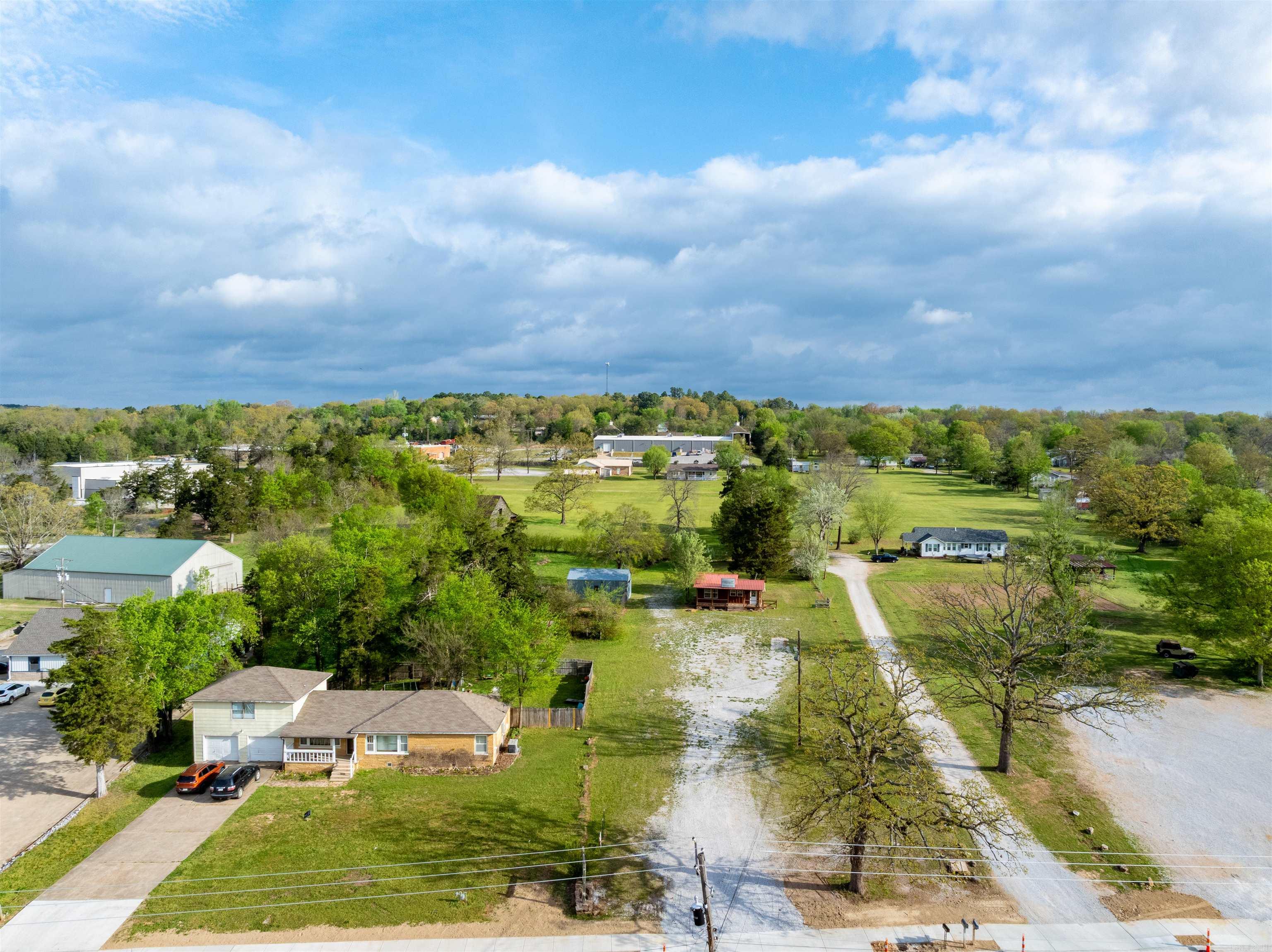 901A W. Main St  Mountain View, AR