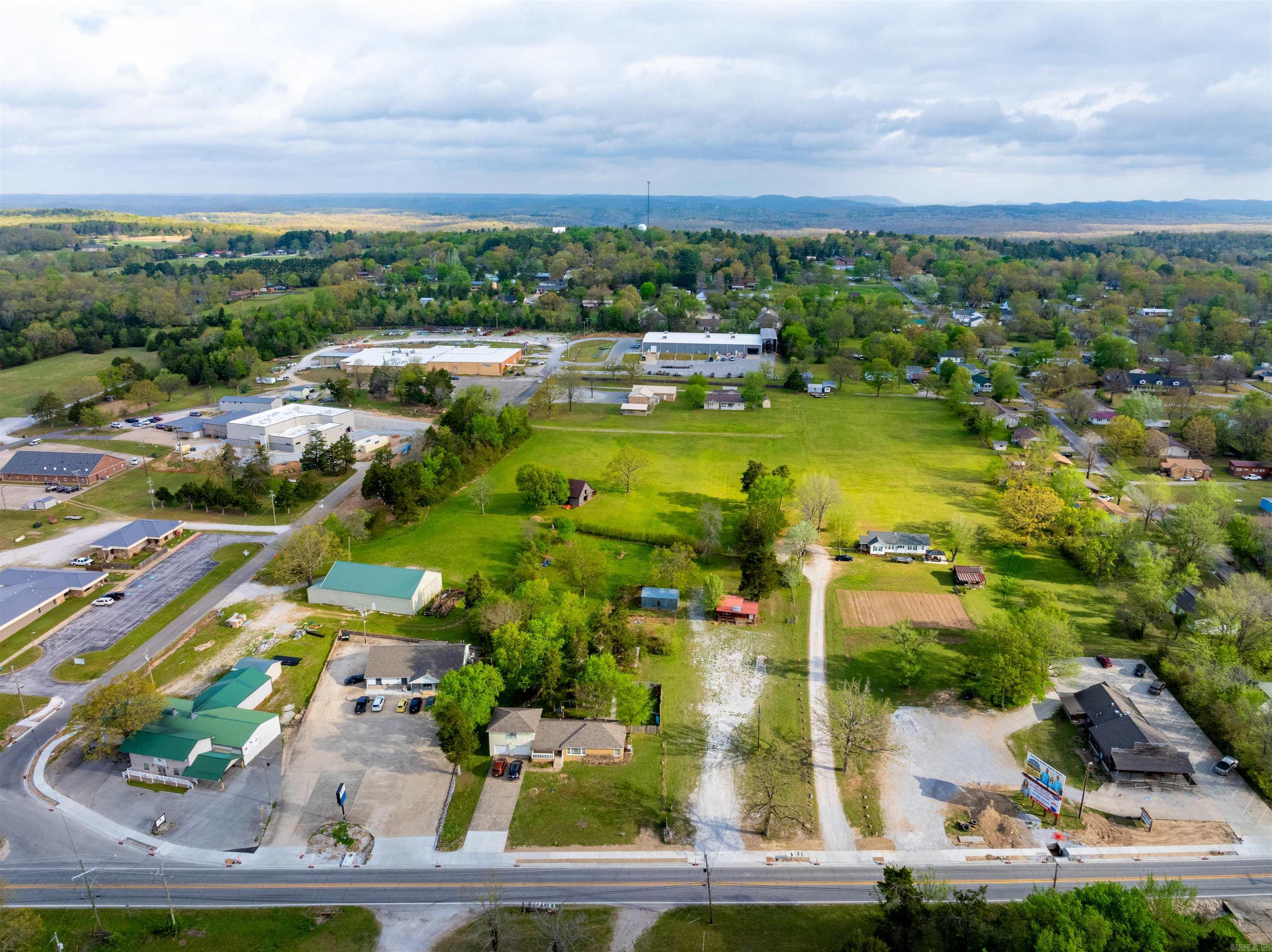 901A W. Main St  Mountain View, AR