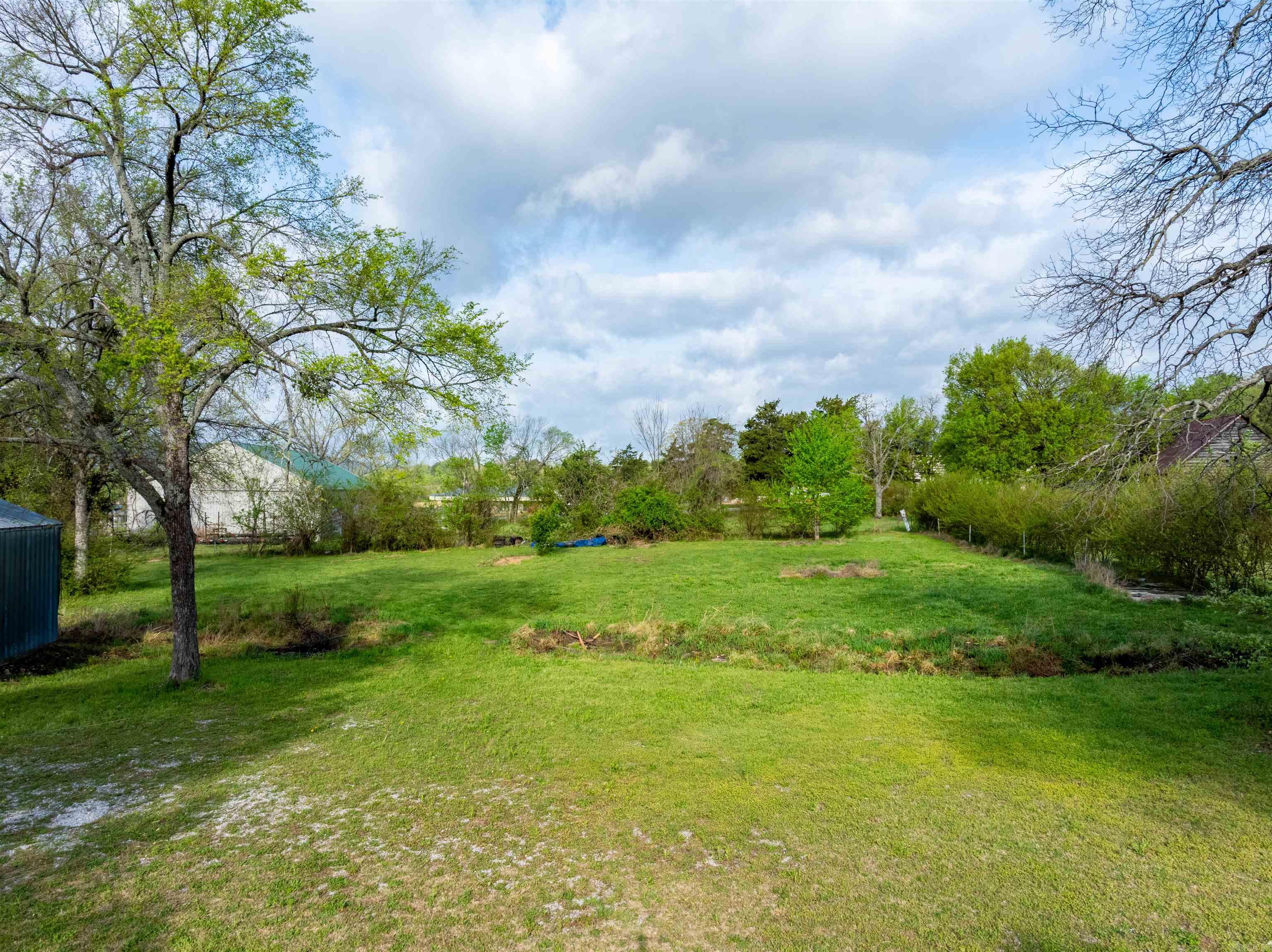 901A W. Main St  Mountain View, AR