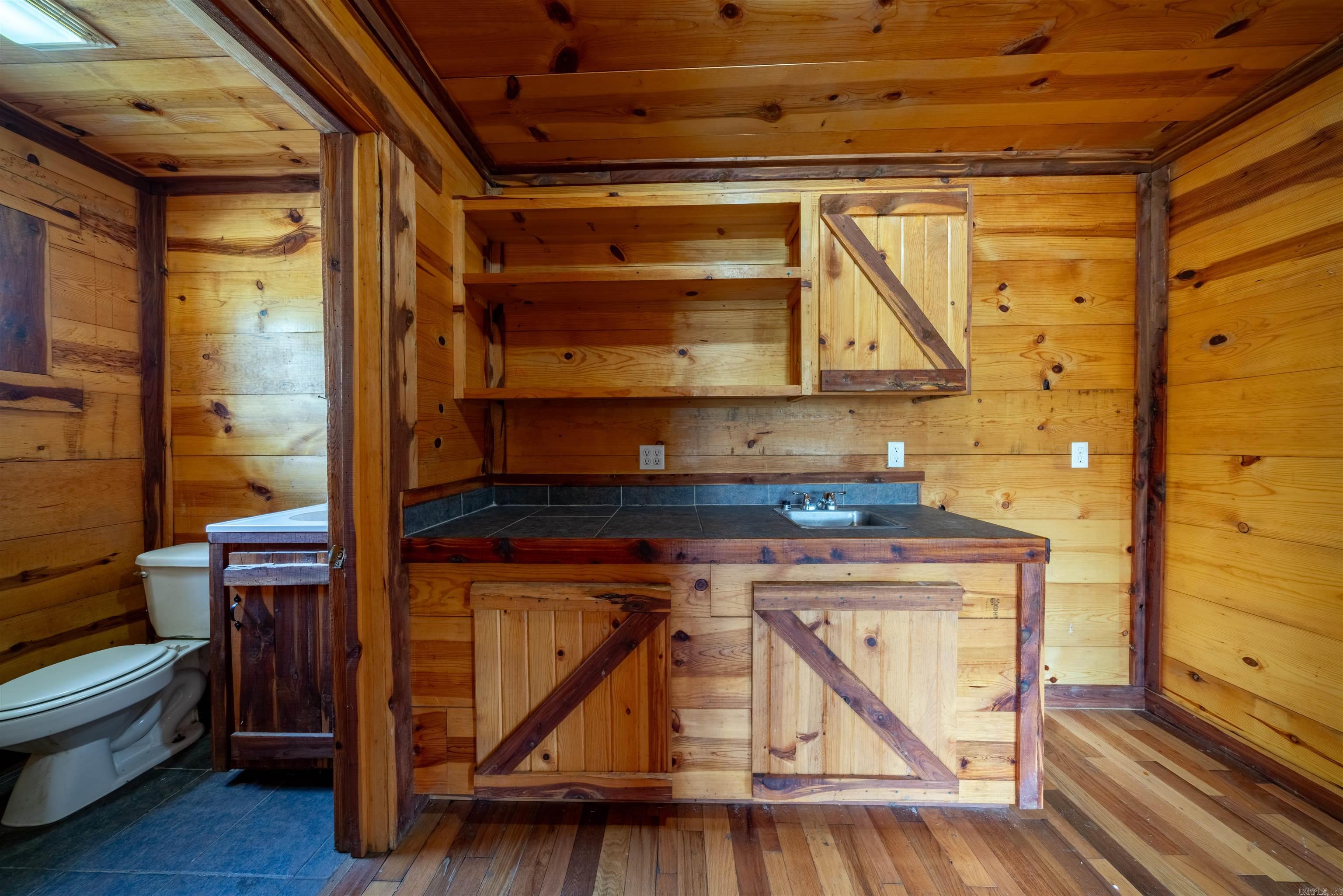 901A W. Main St  Mountain View, AR