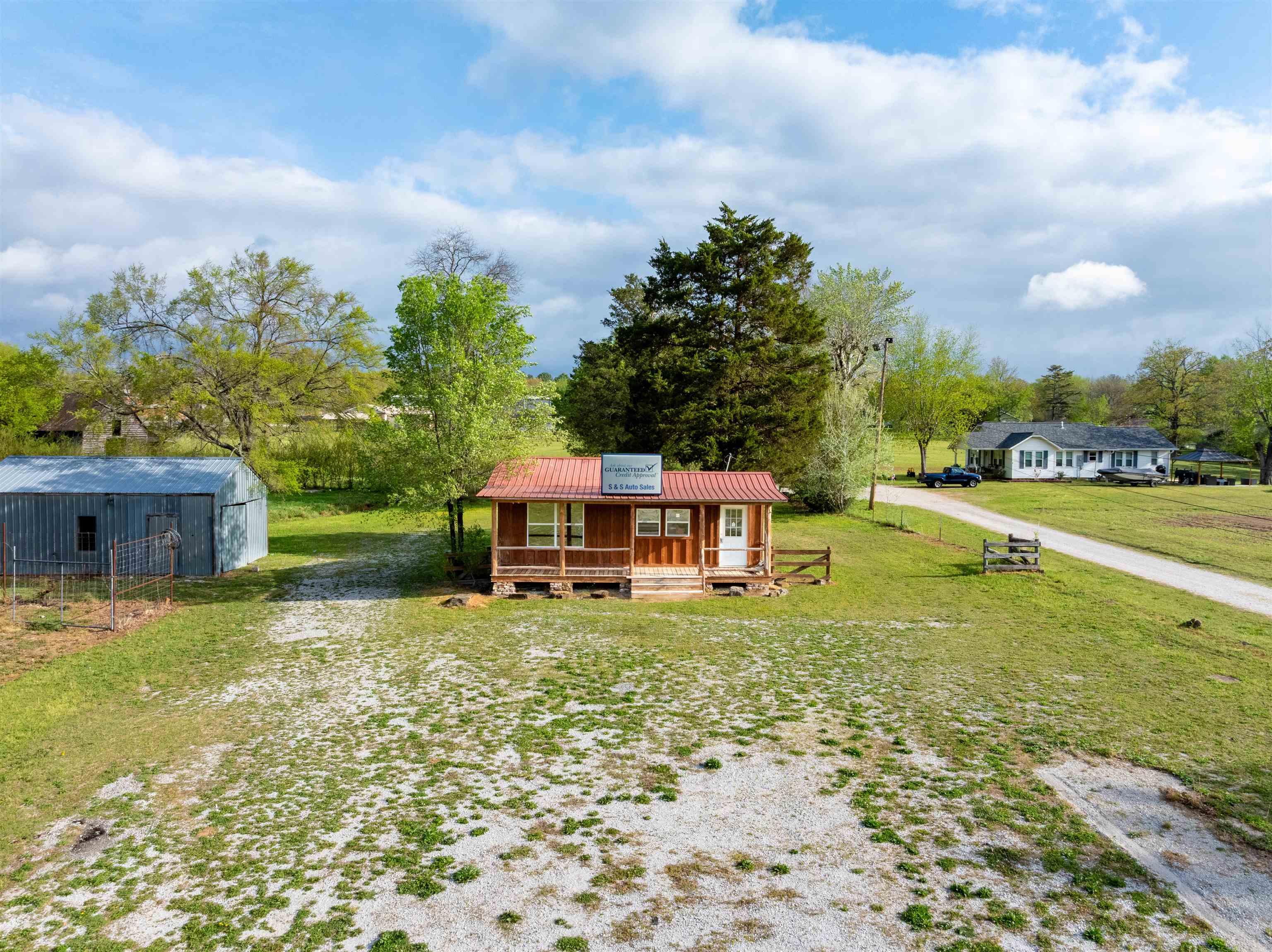 901A W. Main St  Mountain View, AR