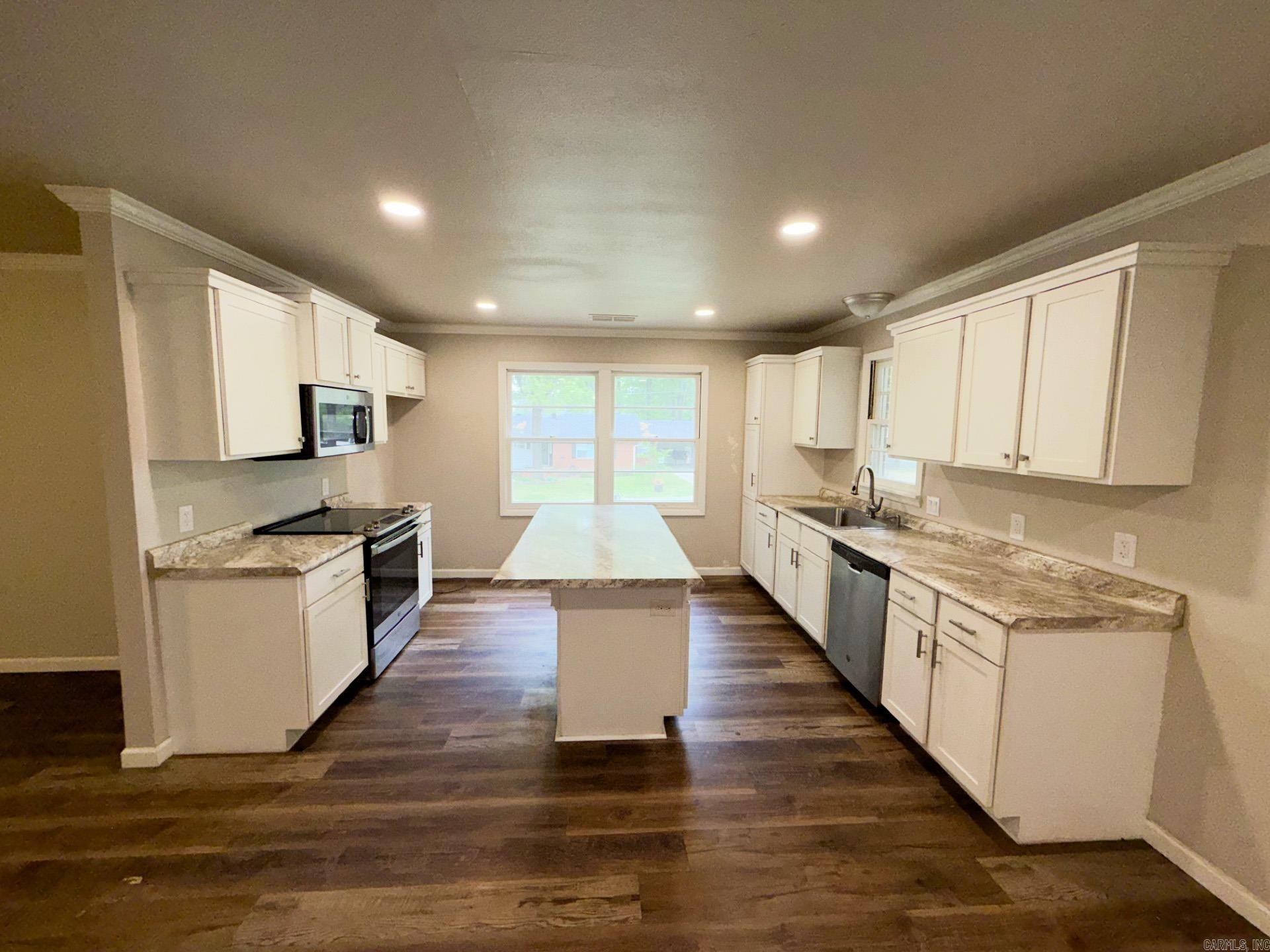 1220 Sunset  Benton, AR