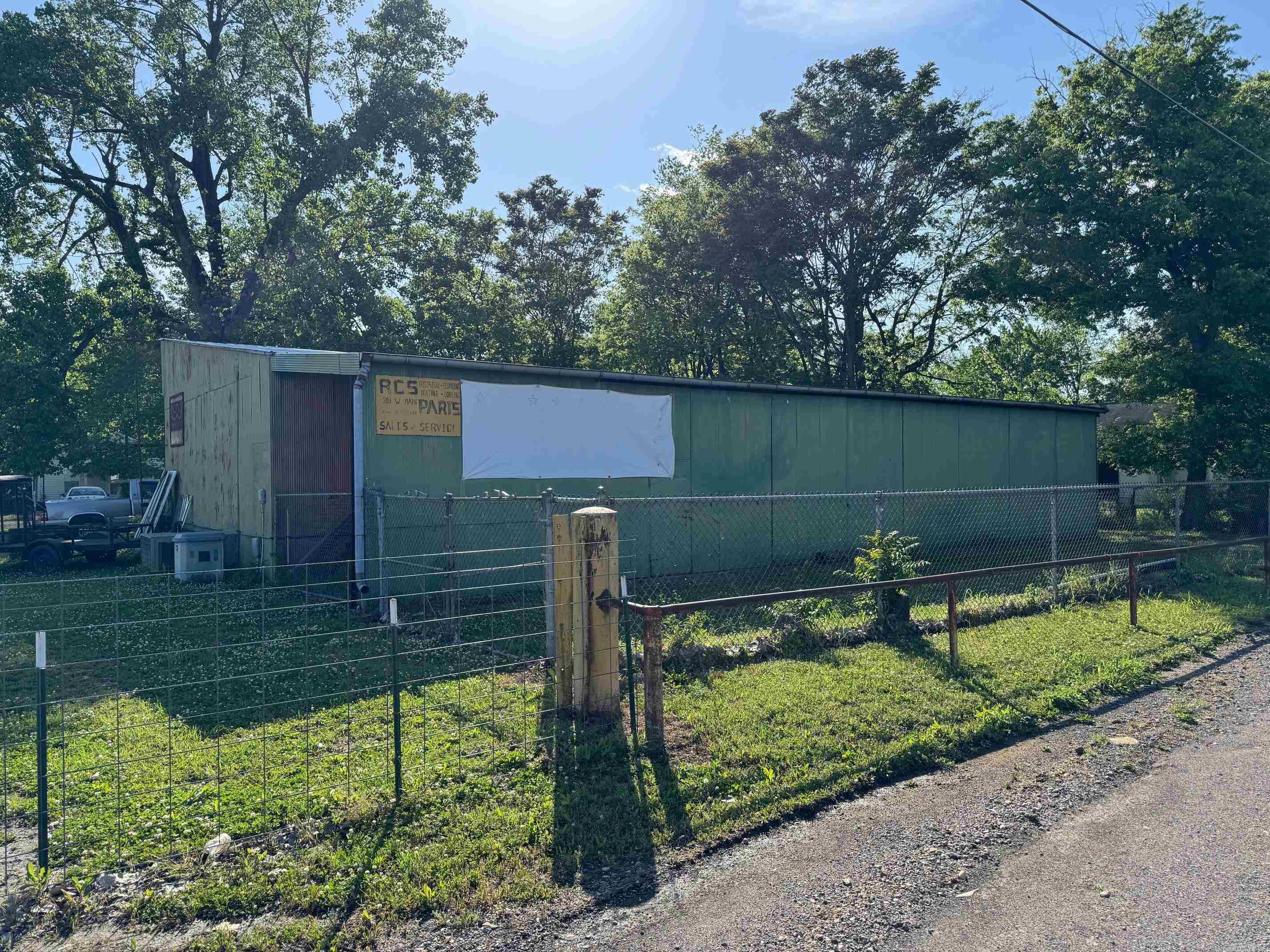 201 W Main (Rear)  Steele, MO