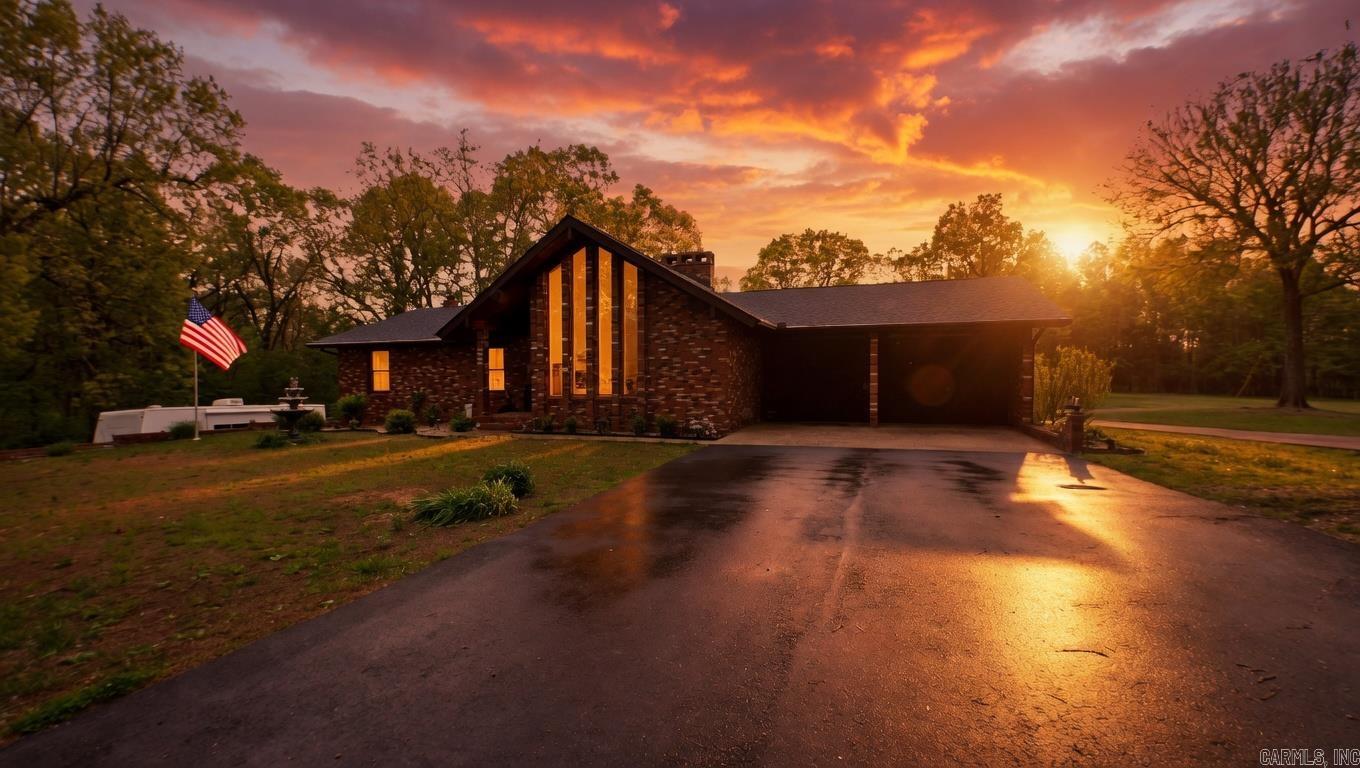 17263 N Highway 9  Mammoth Spring, AR