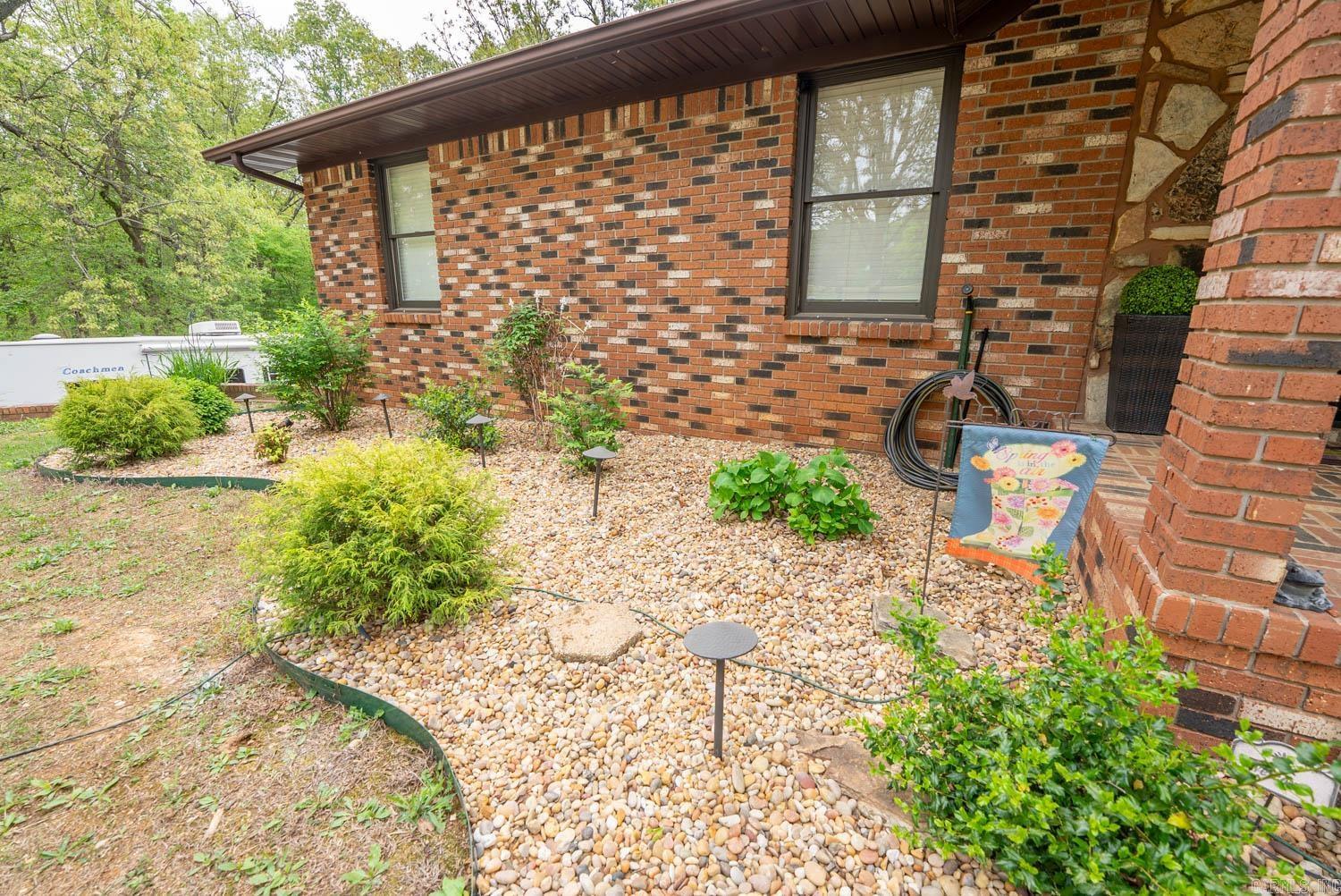 17263 N Highway 9  Mammoth Spring, AR