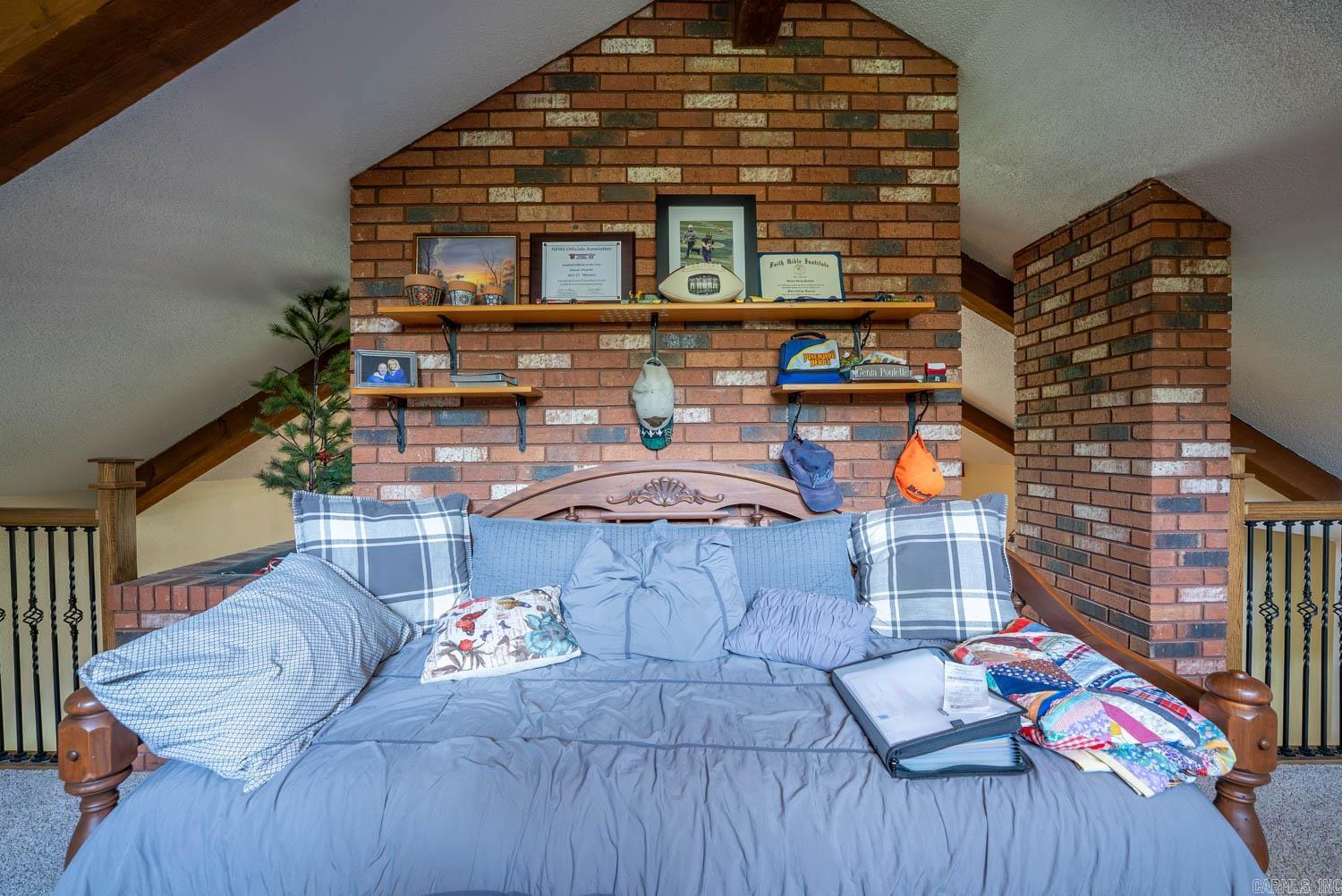 17263 N Highway 9  Mammoth Spring, AR