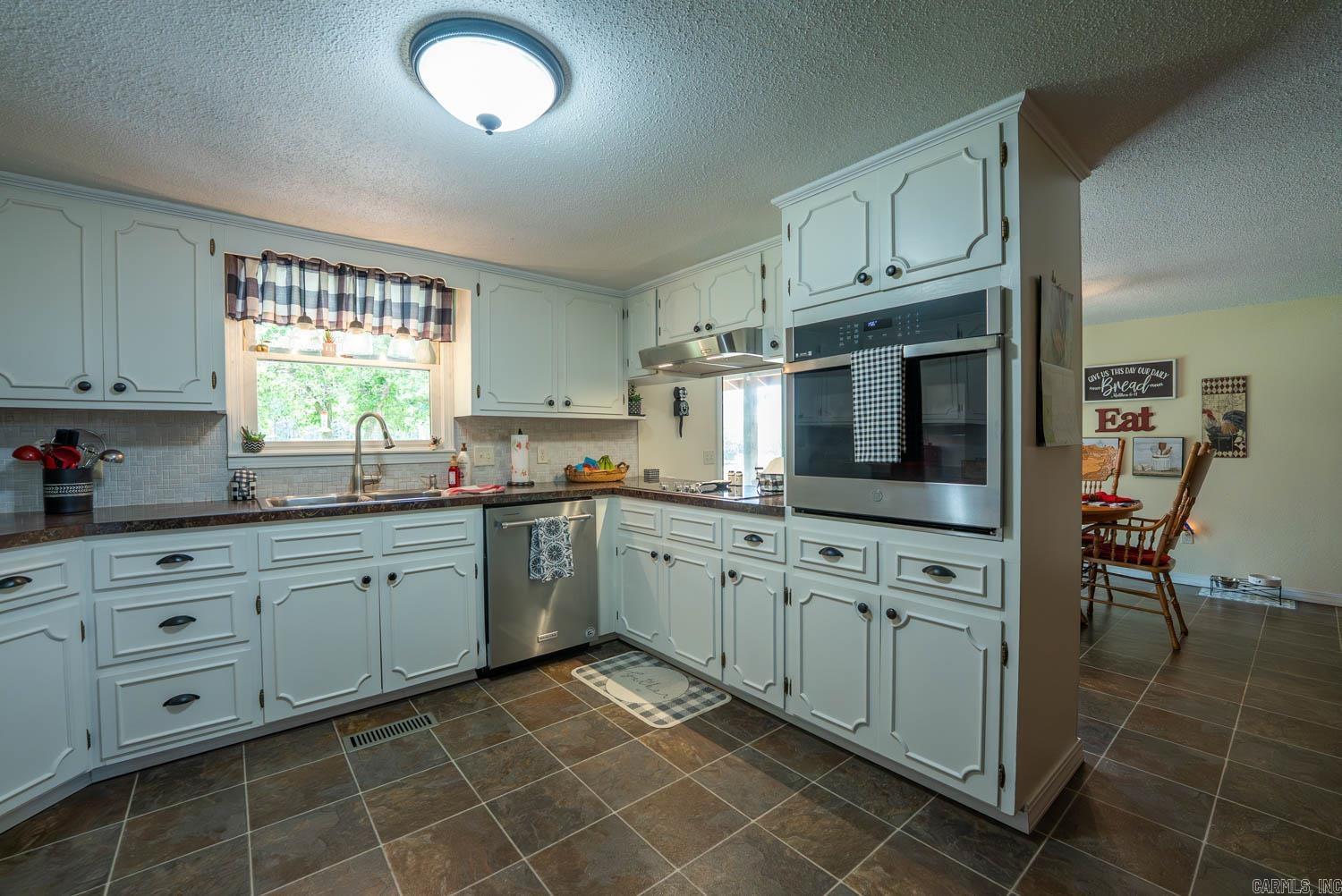 17263 N Highway 9  Mammoth Spring, AR