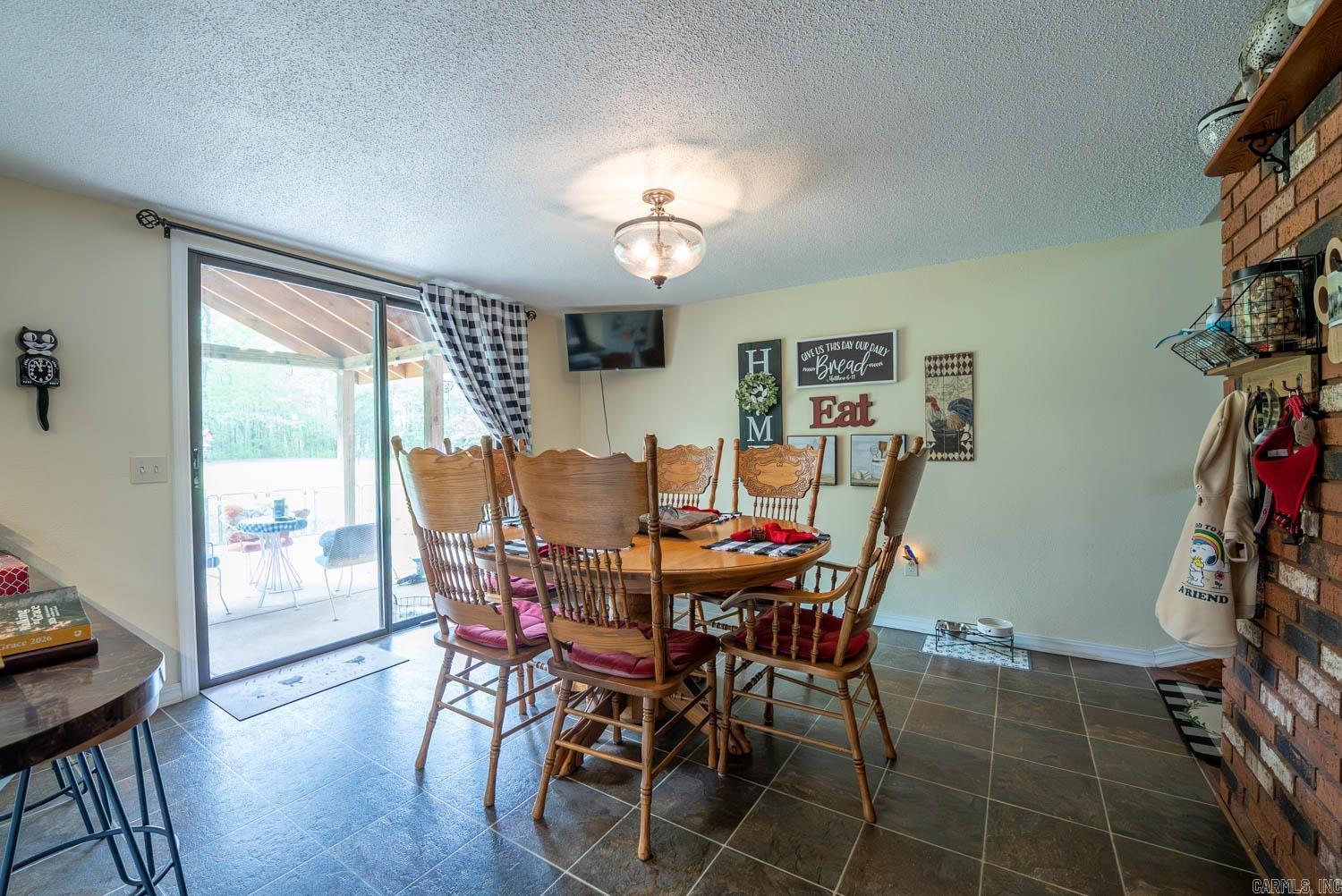 17263 N Highway 9  Mammoth Spring, AR