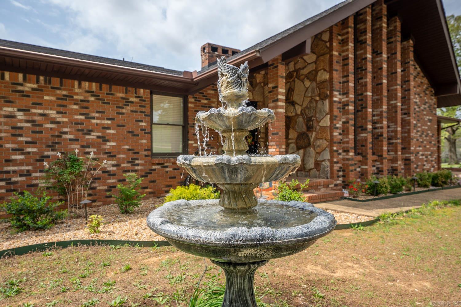 17263 N Highway 9  Mammoth Spring, AR