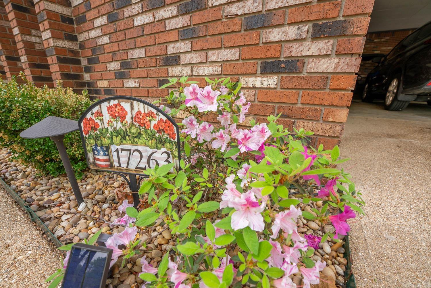 17263 N Highway 9  Mammoth Spring, AR