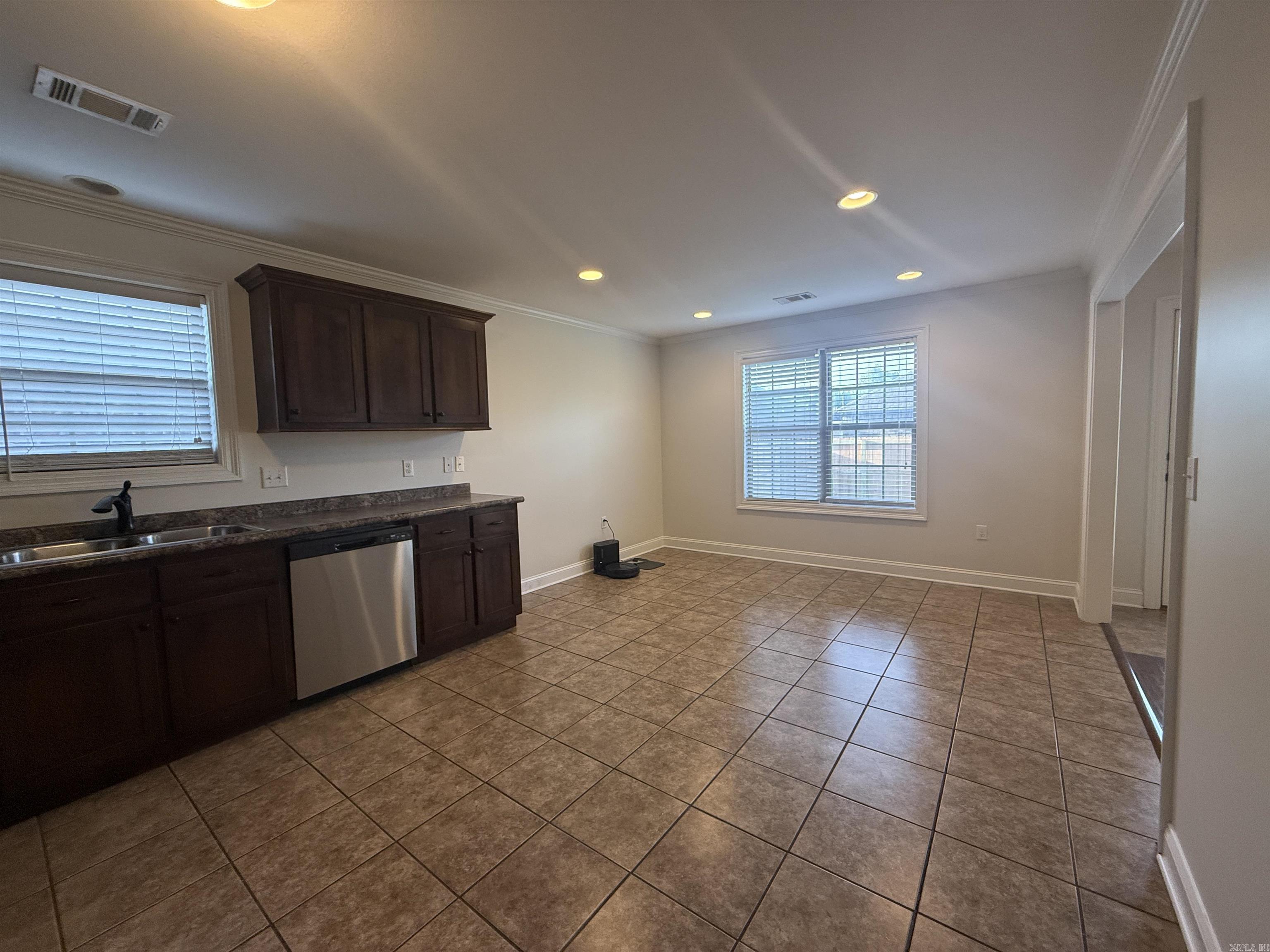 906 Garrison  Paragould, AR