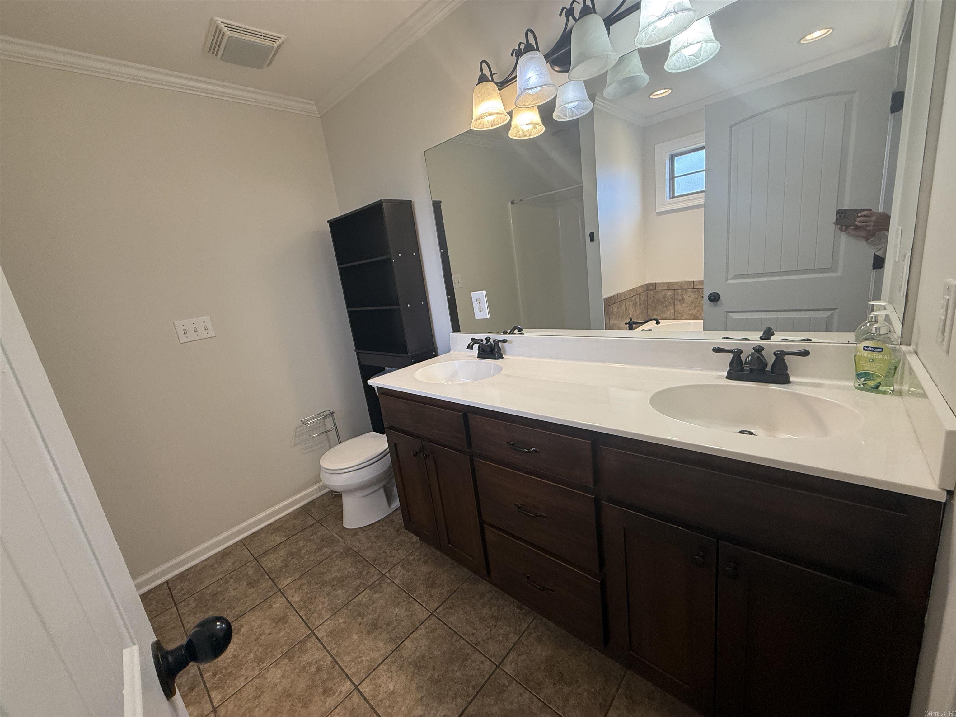 906 Garrison  Paragould, AR