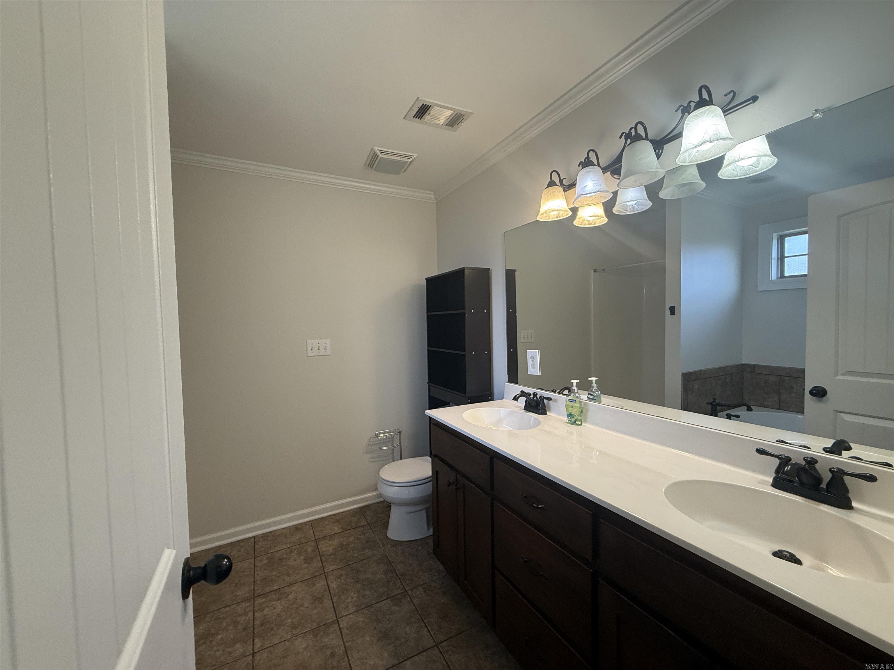 906 Garrison  Paragould, AR