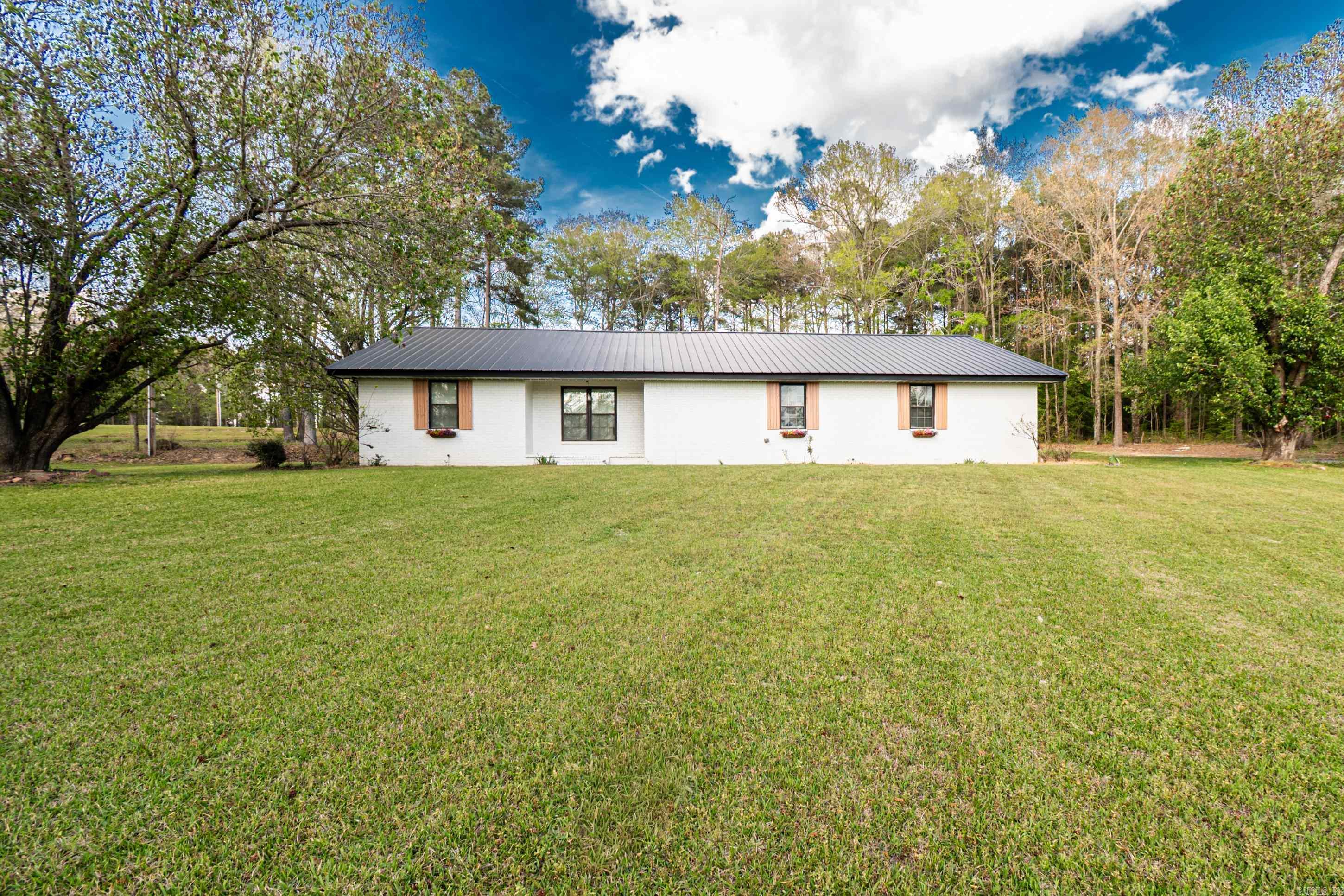 969 Pigeon Hill  Strong, AR